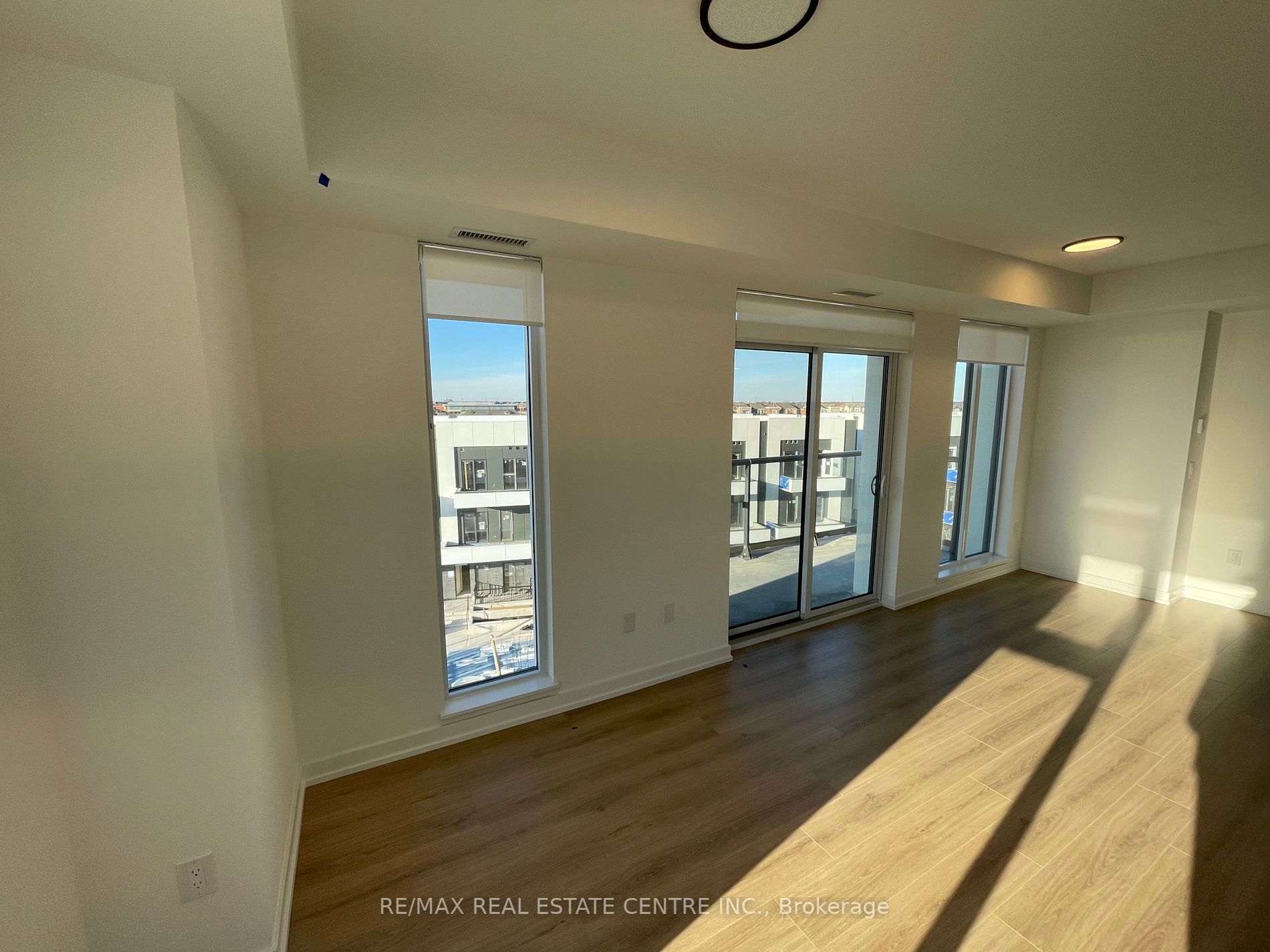 10 Lagerfeld Dr E, #415