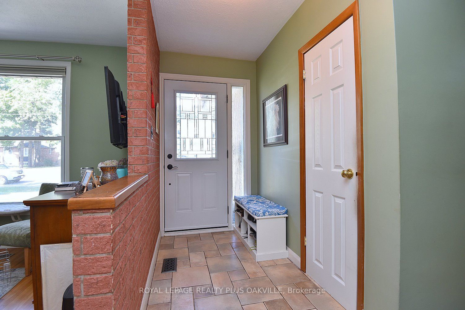 1198 Pinegrove Rd