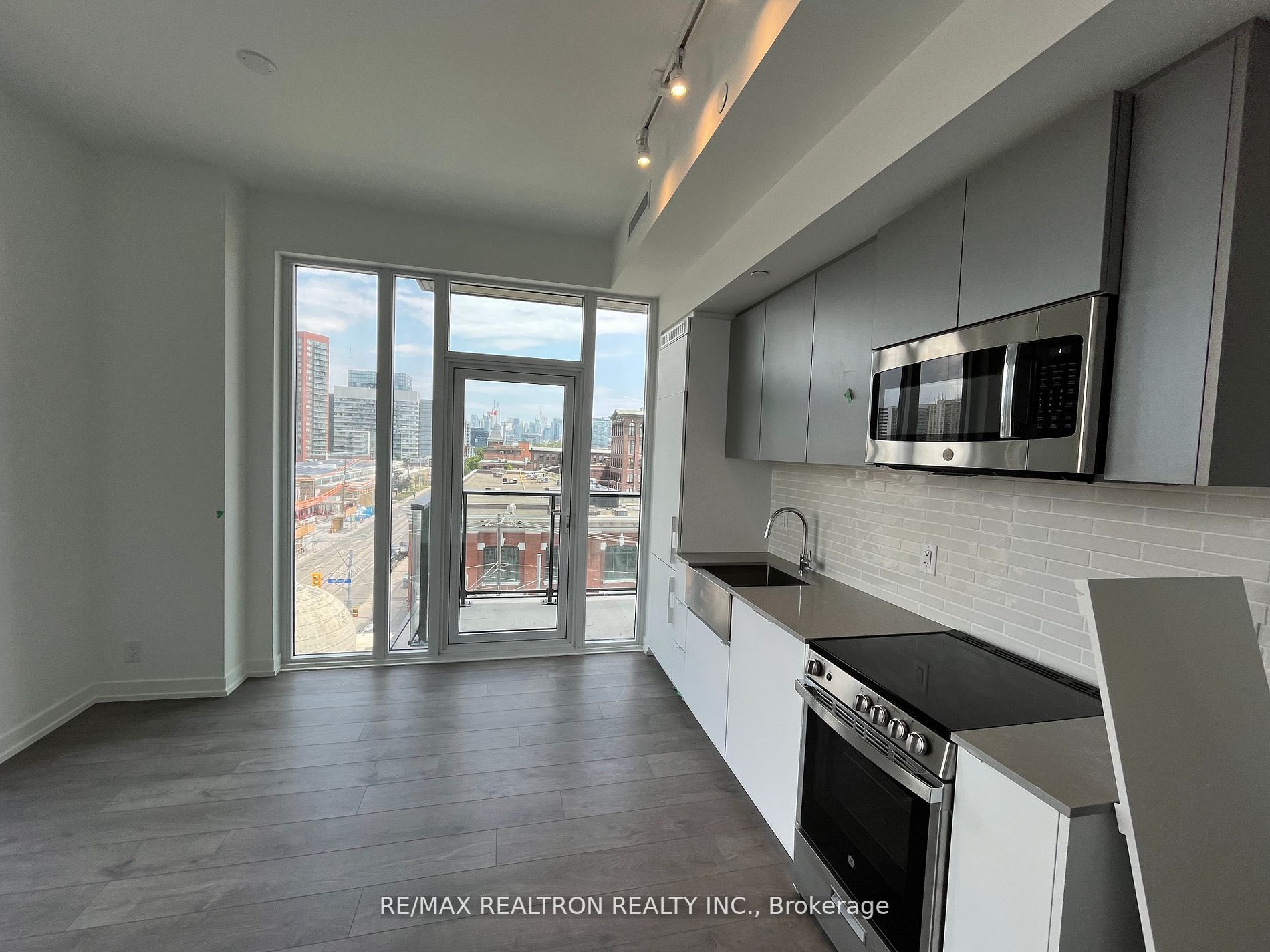 270 Dufferin St, #426