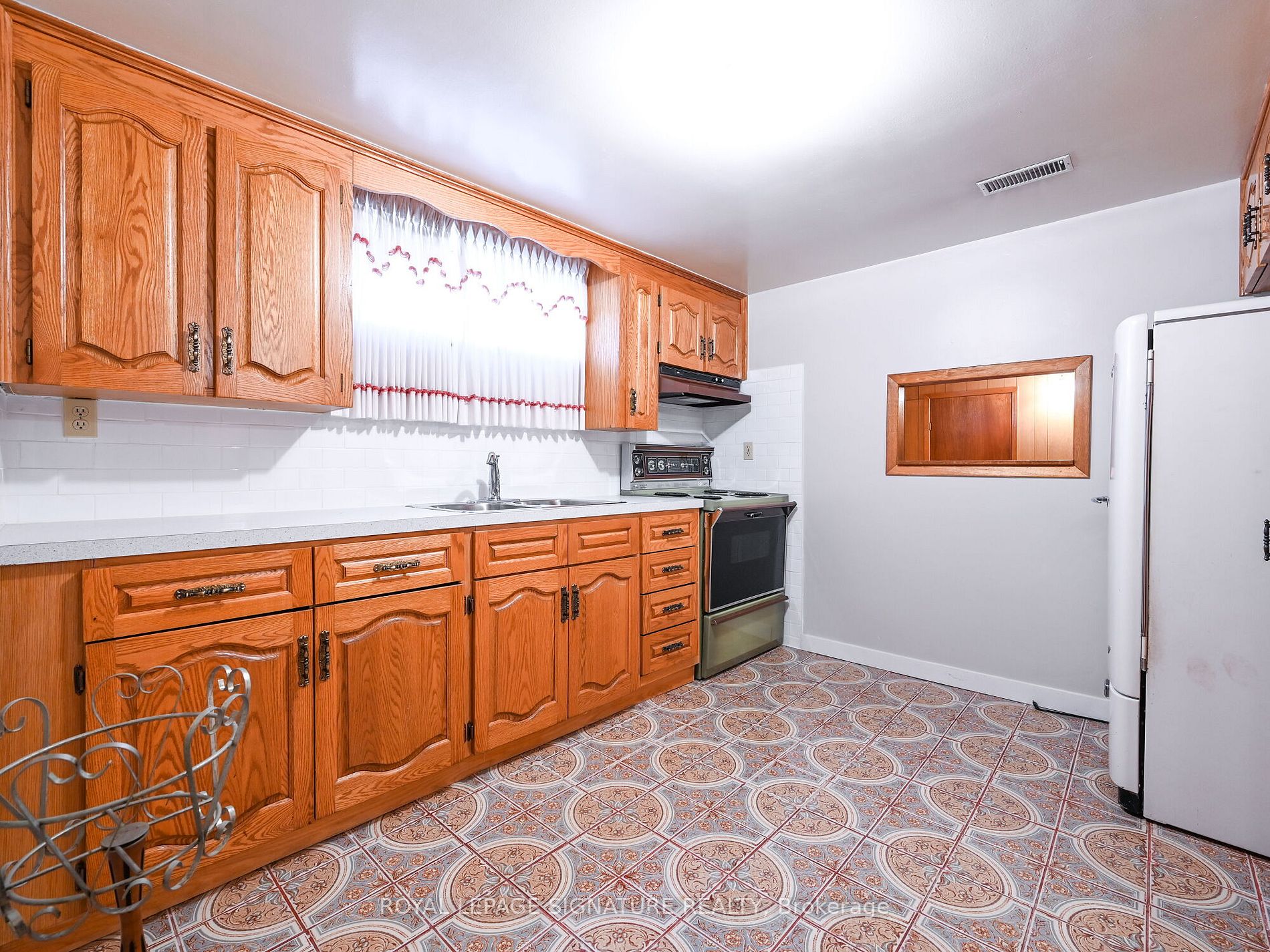 24 Newell Crt
