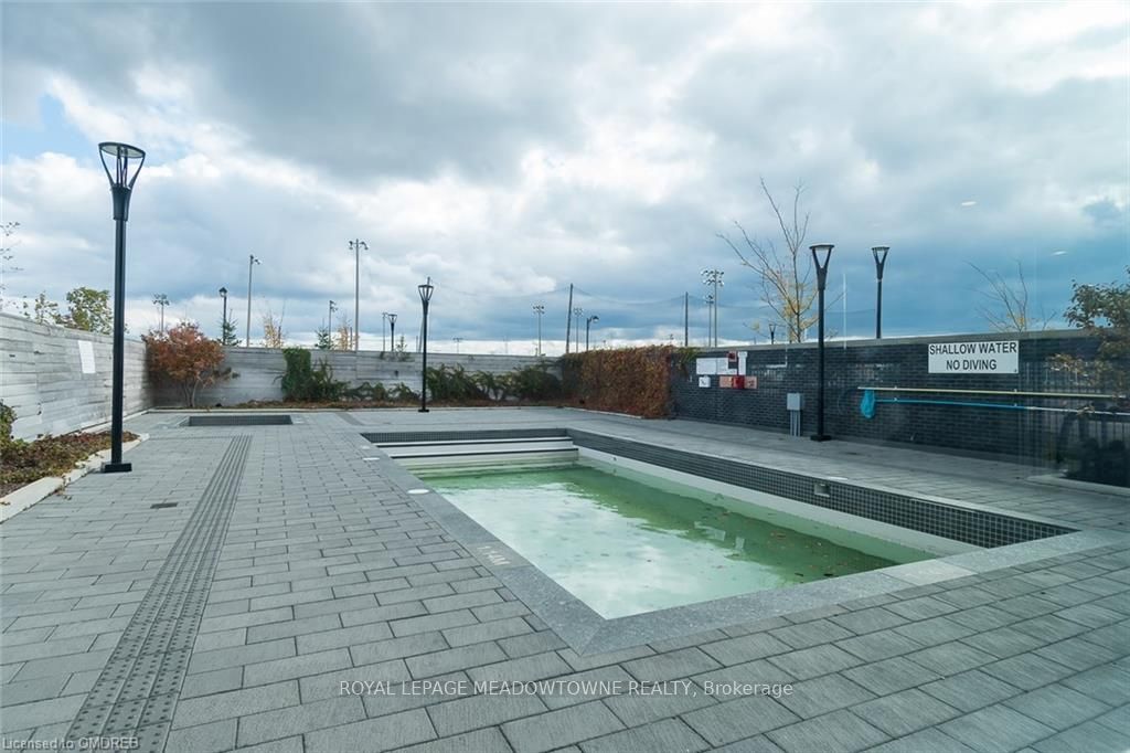 1050 Main St E, #603