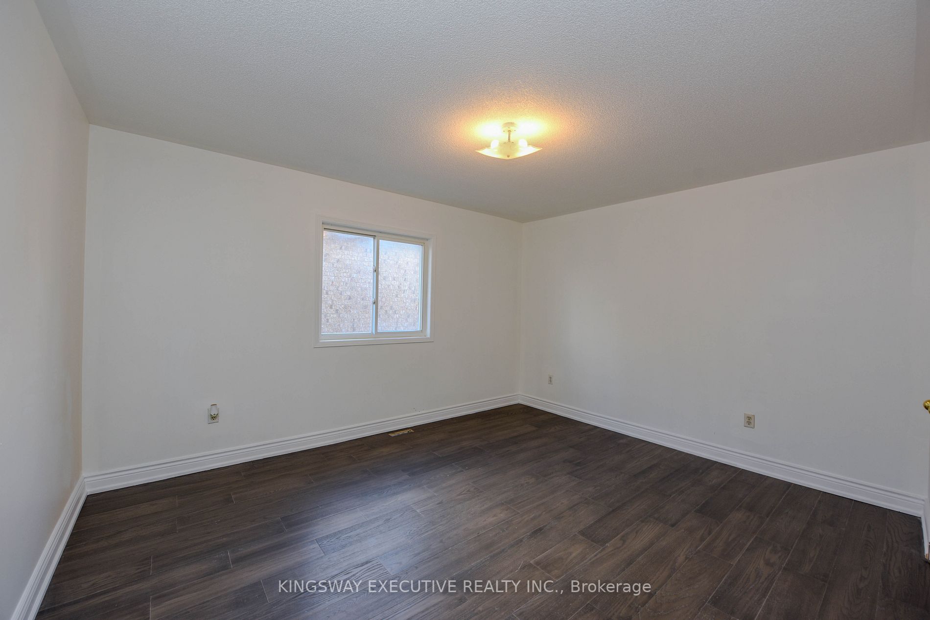 612 Orange Walk Cres