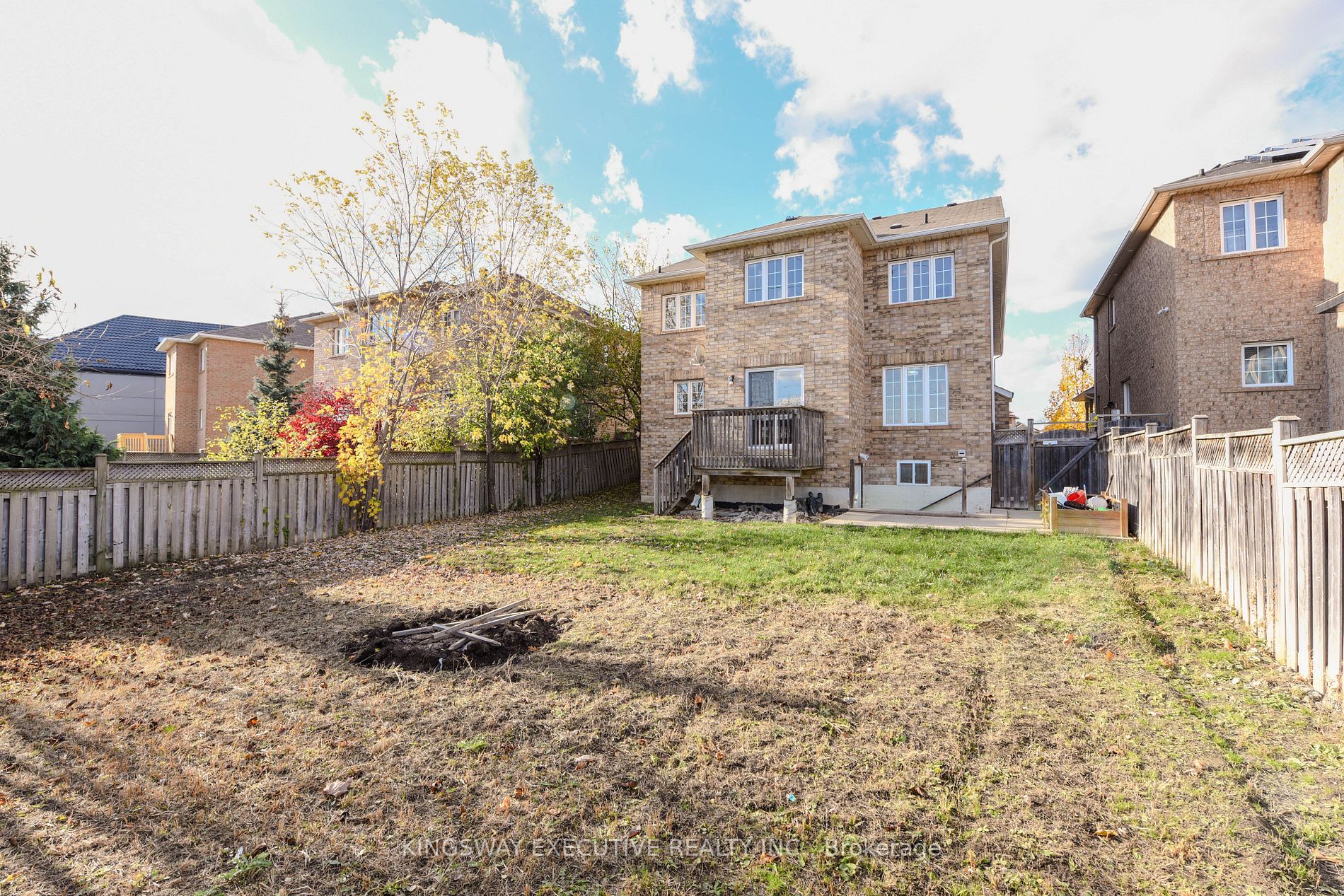 612 Orange Walk Cres