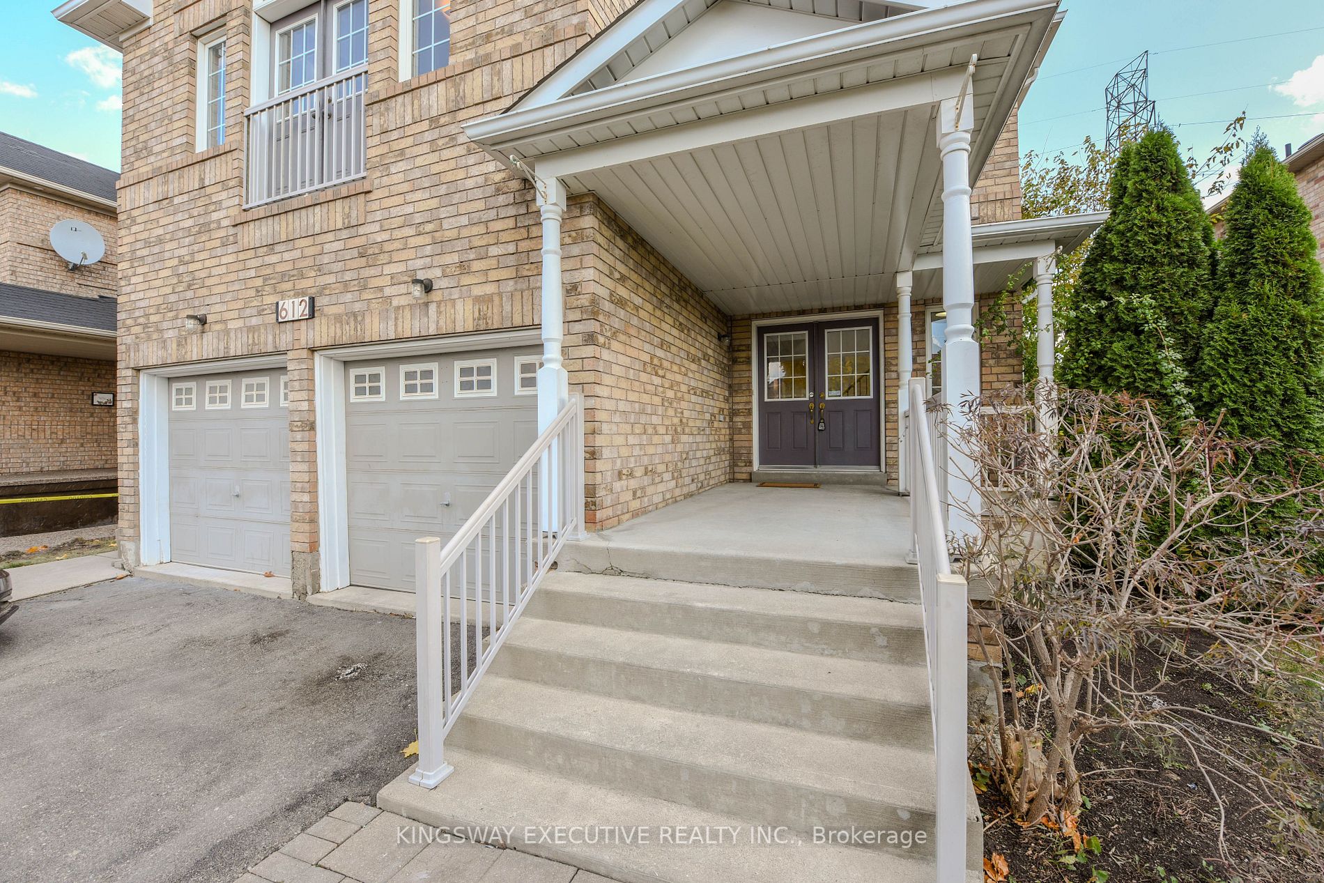612 Orange Walk Cres