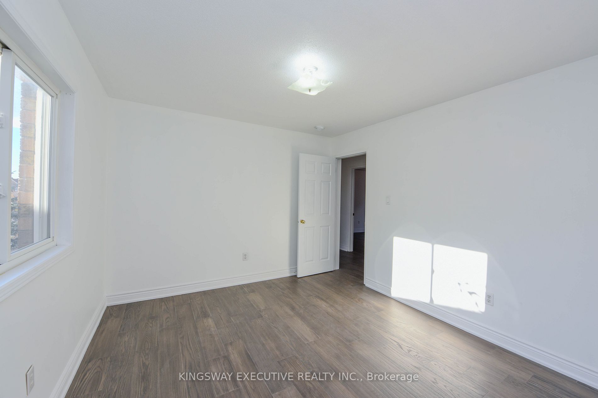 612 Orange Walk Cres