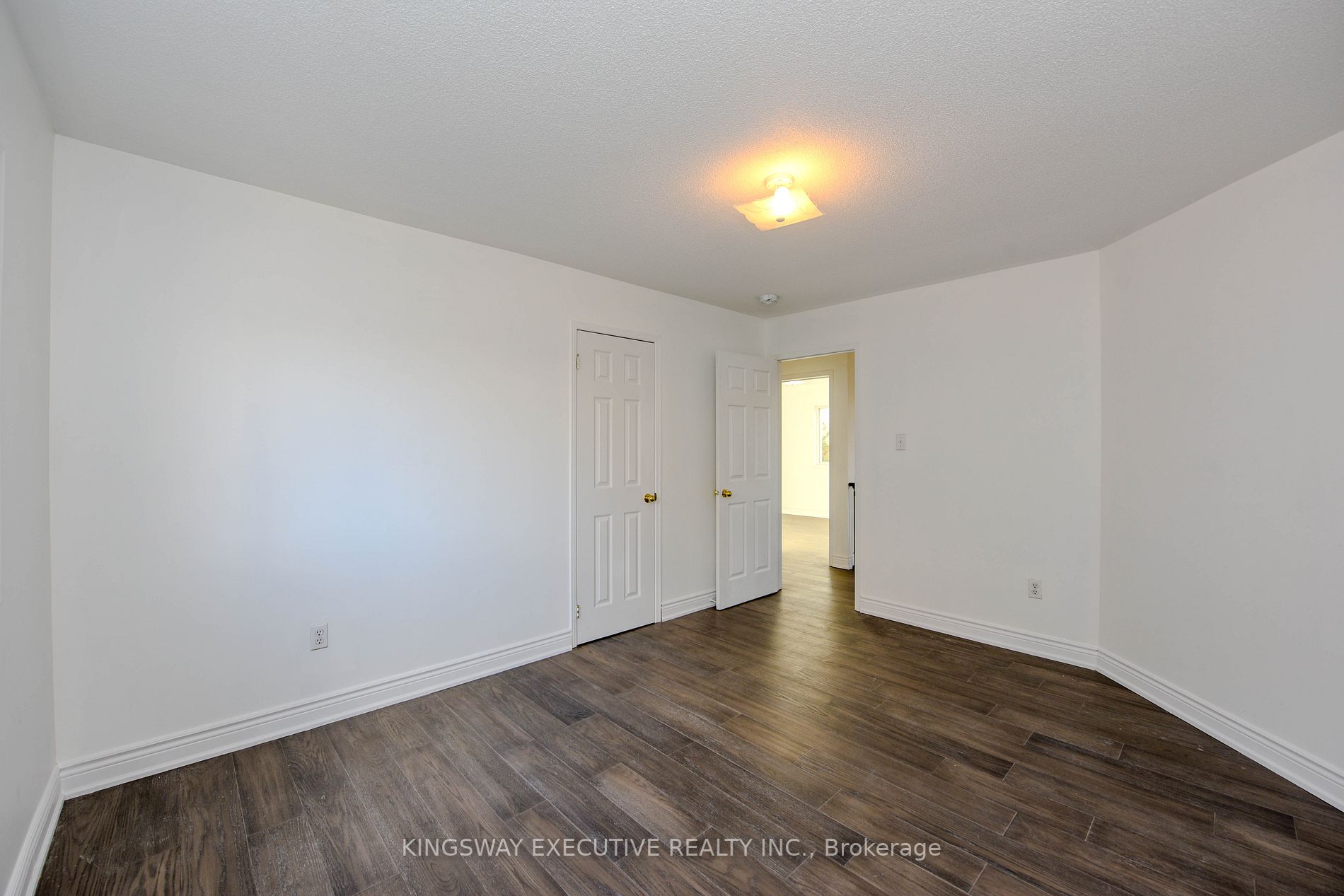 612 Orange Walk Cres