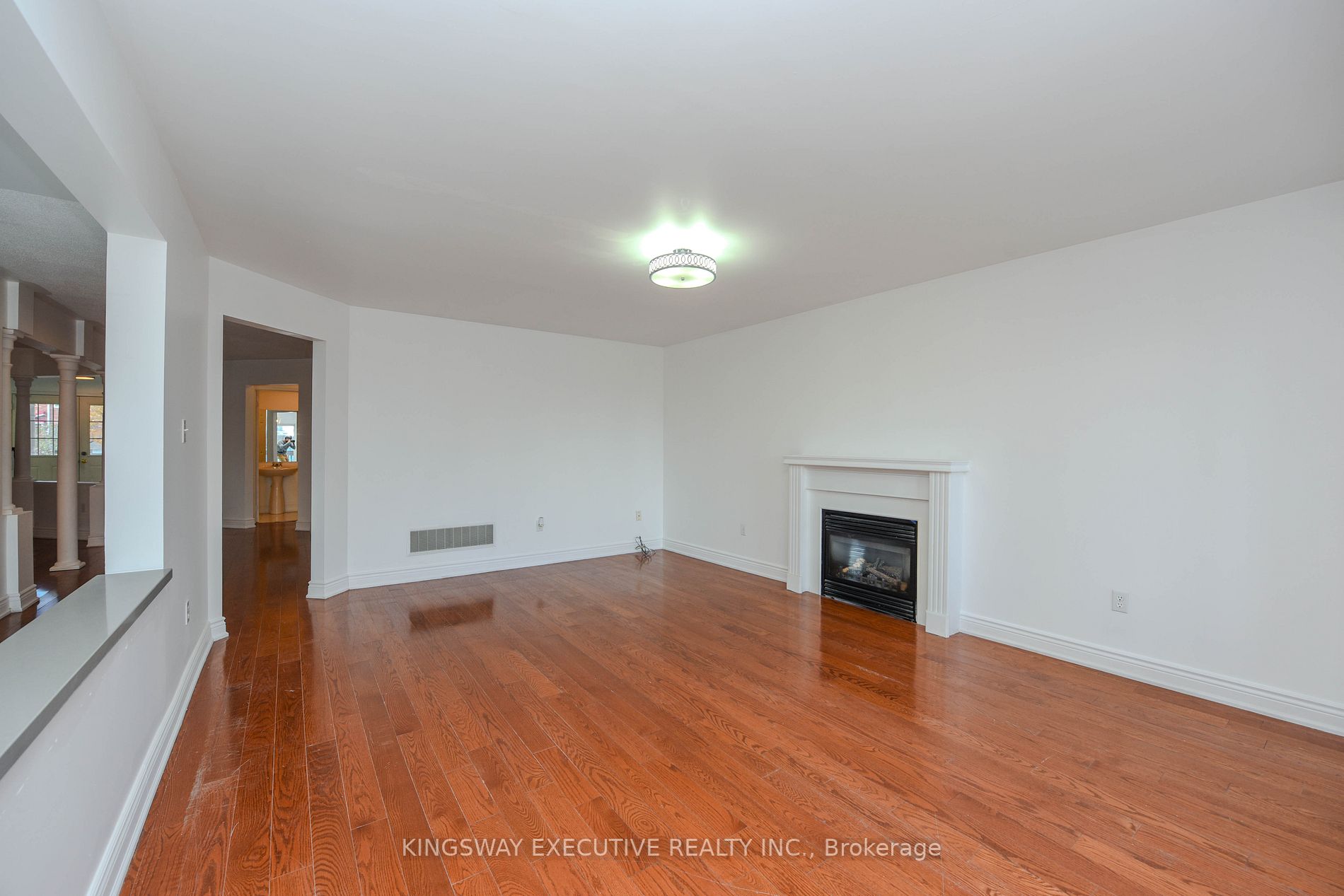 612 Orange Walk Cres