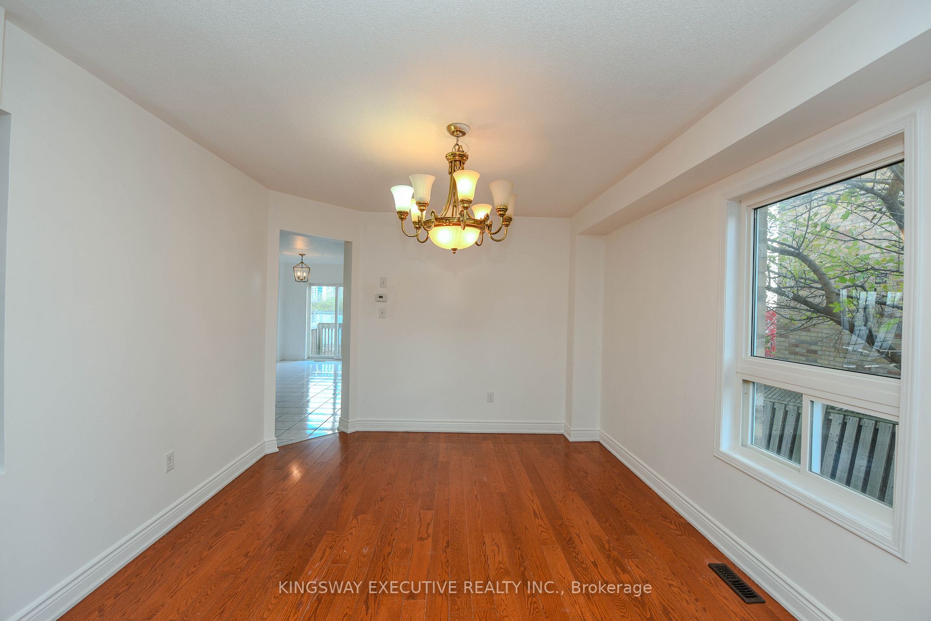 612 Orange Walk Cres