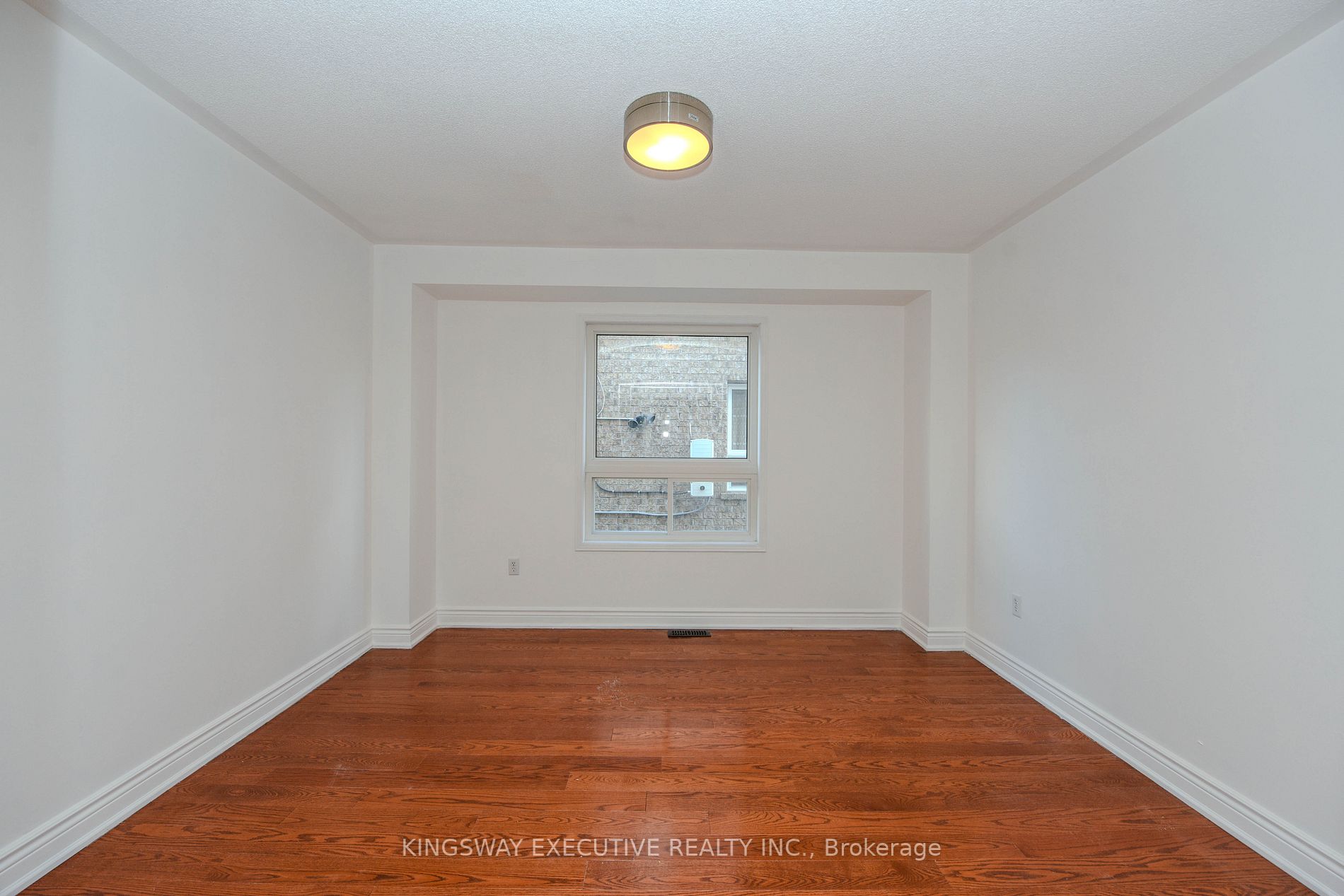 612 Orange Walk Cres