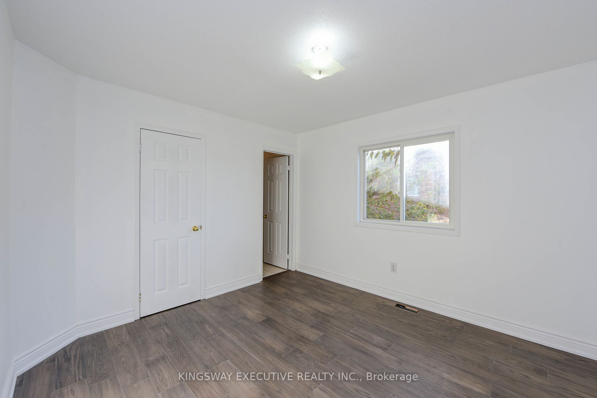 612 Orange Walk Cres