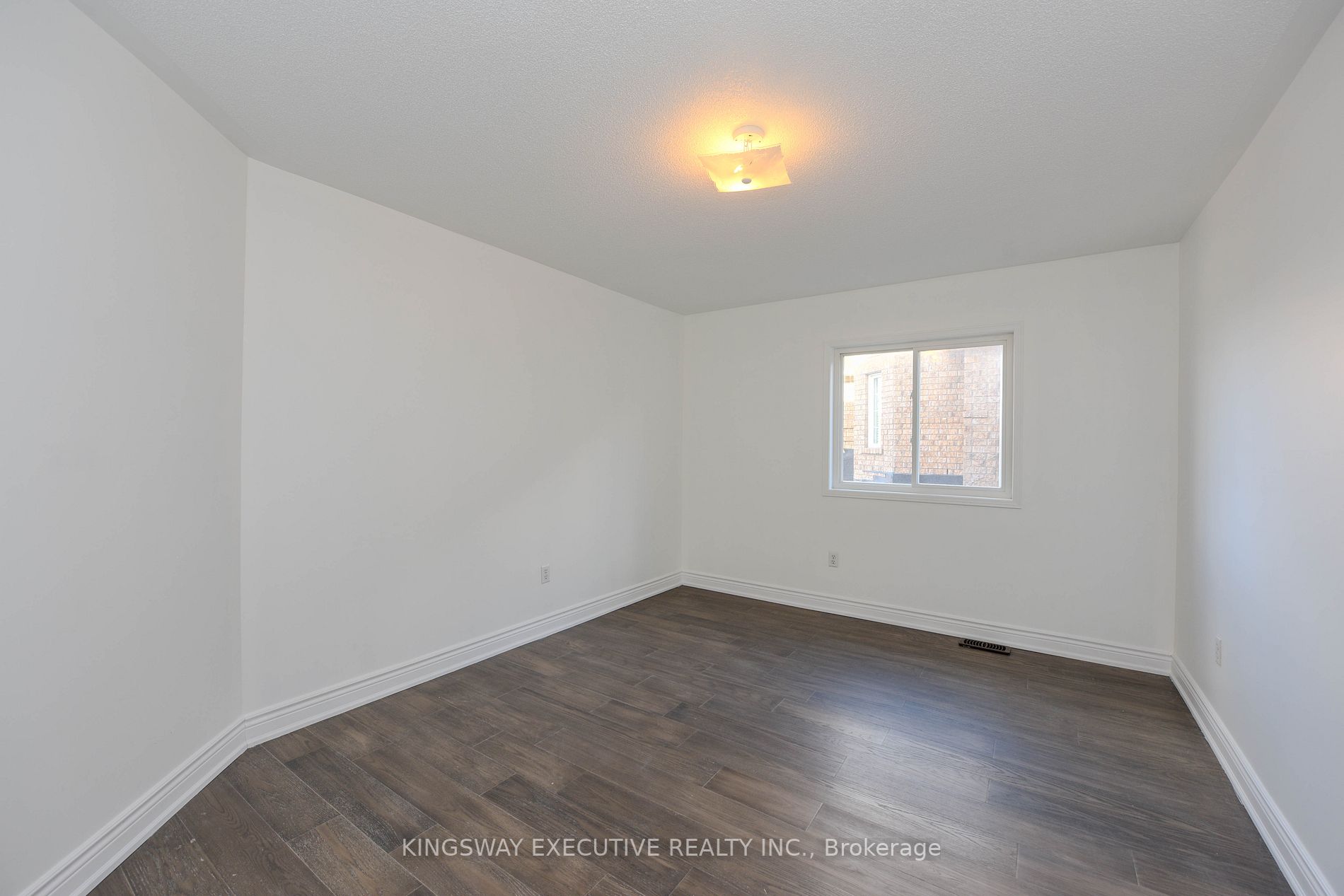612 Orange Walk Cres