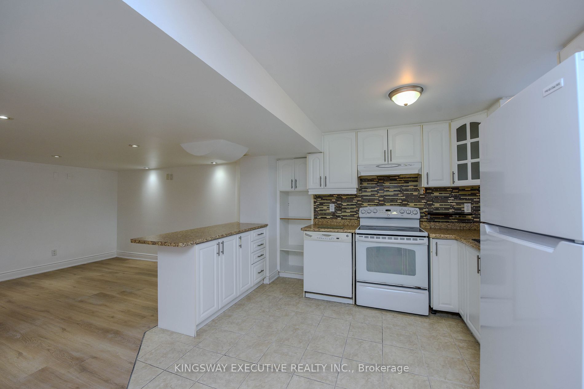 612 Orange Walk Cres