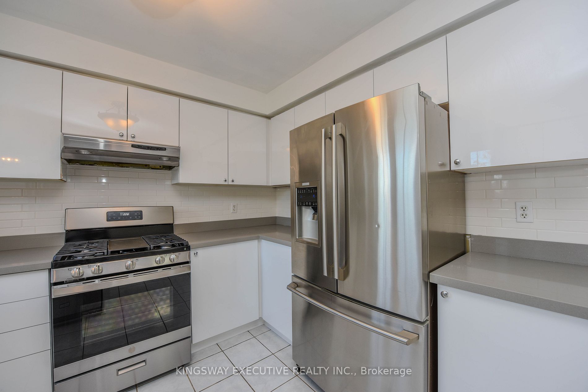 612 Orange Walk Cres