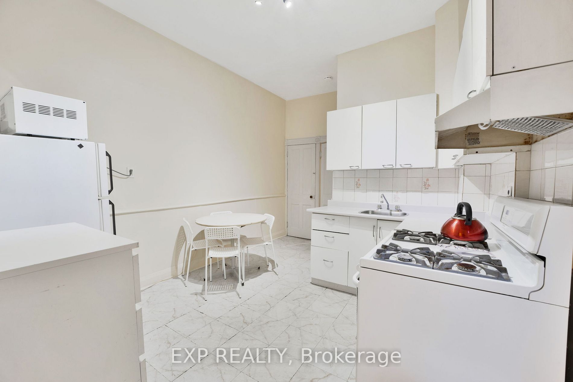 99 Mulock Ave