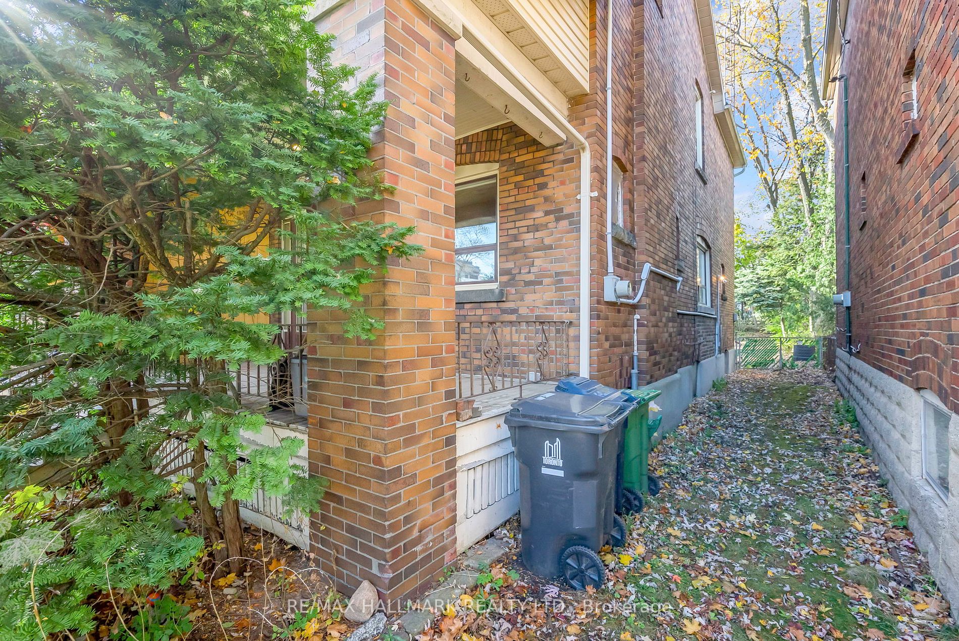 394 Runnymede Rd