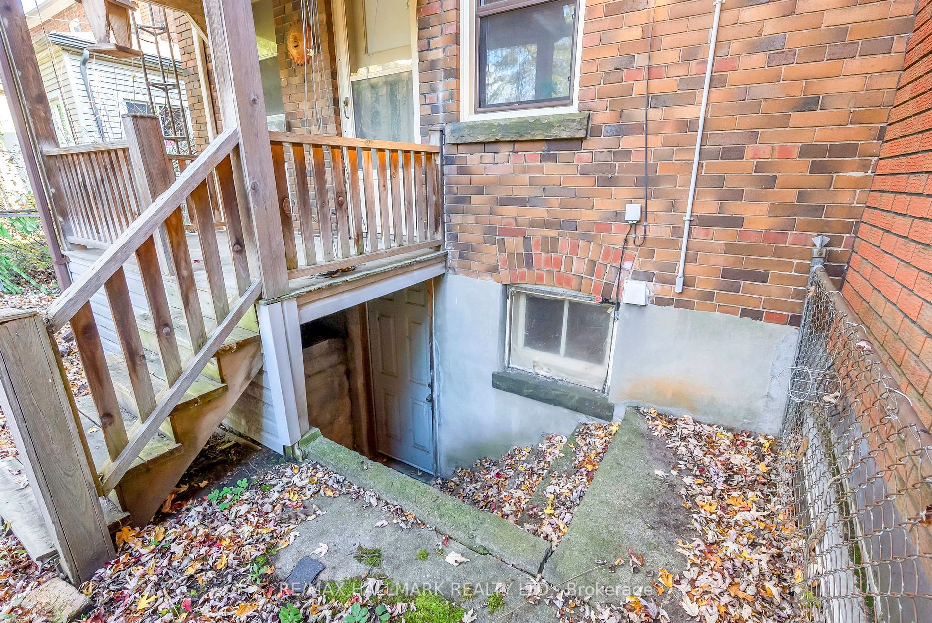 394 Runnymede Rd