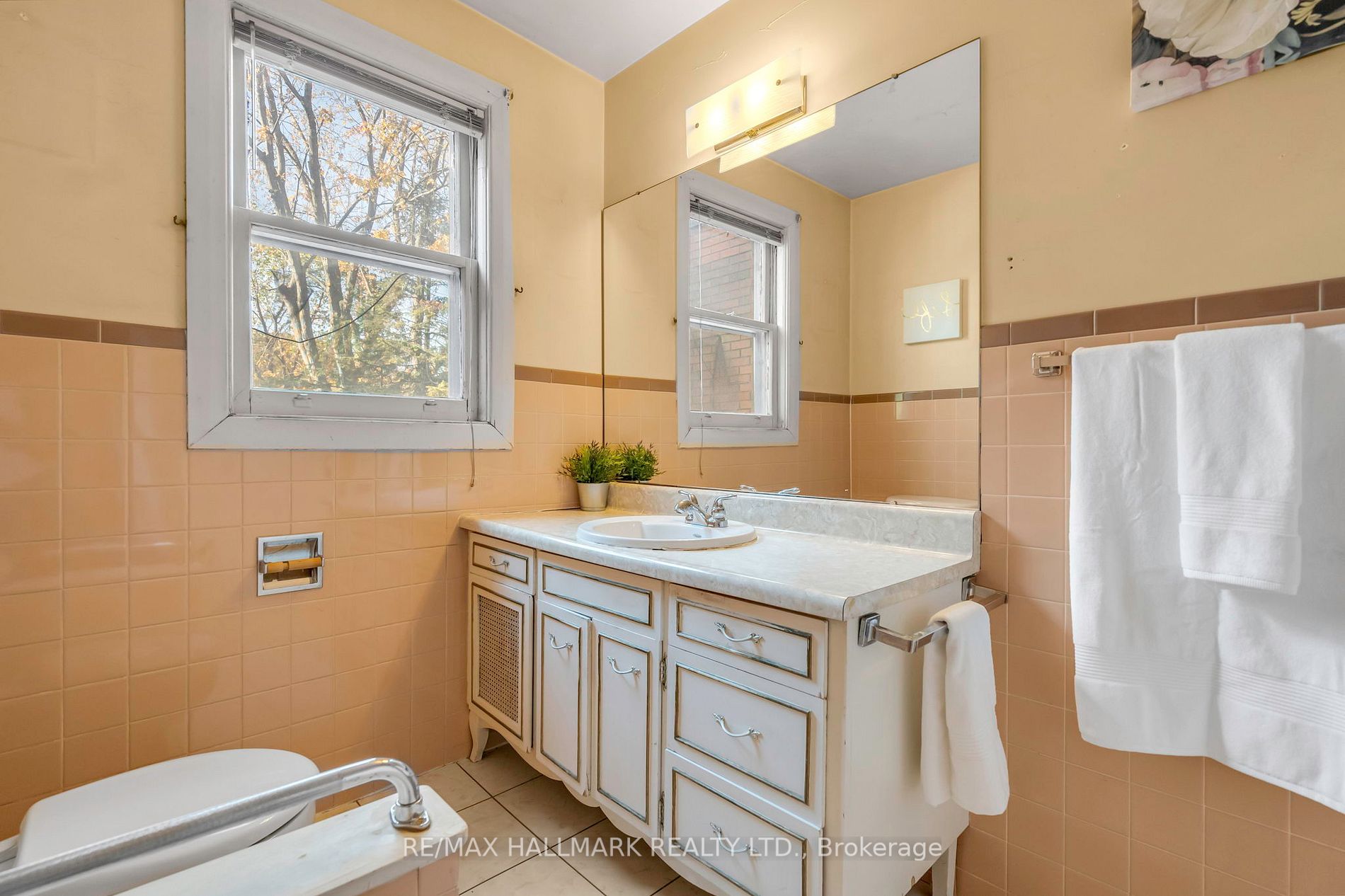 394 Runnymede Rd
