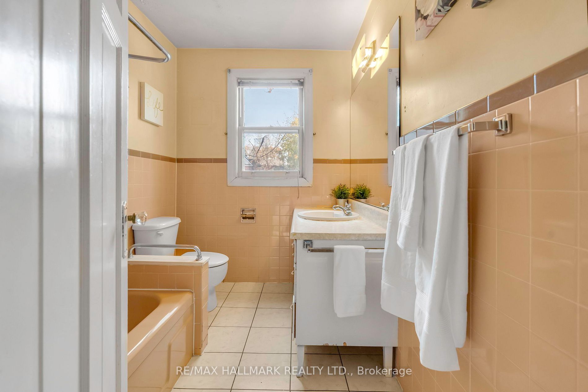 394 Runnymede Rd