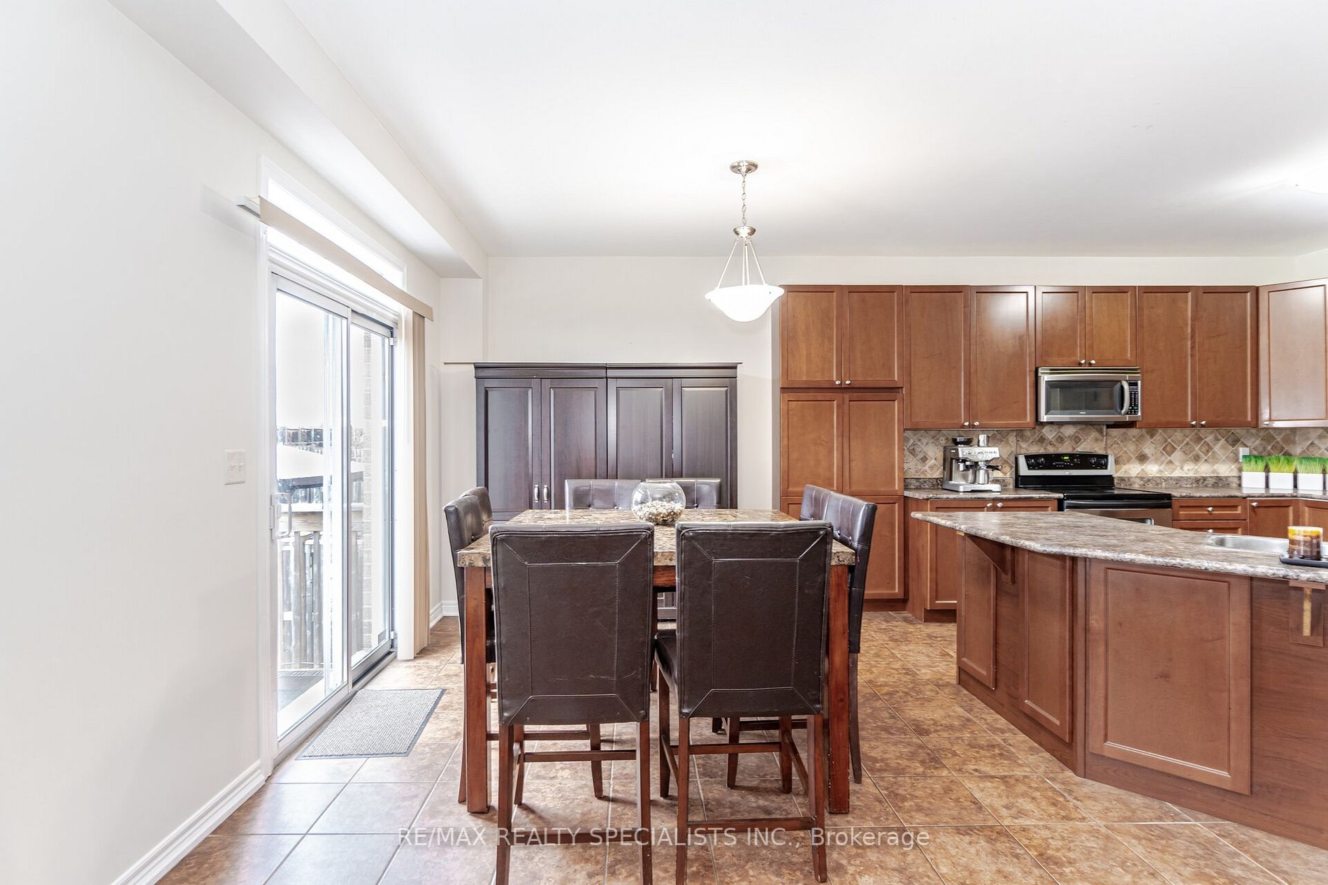 1356 Roper Dr