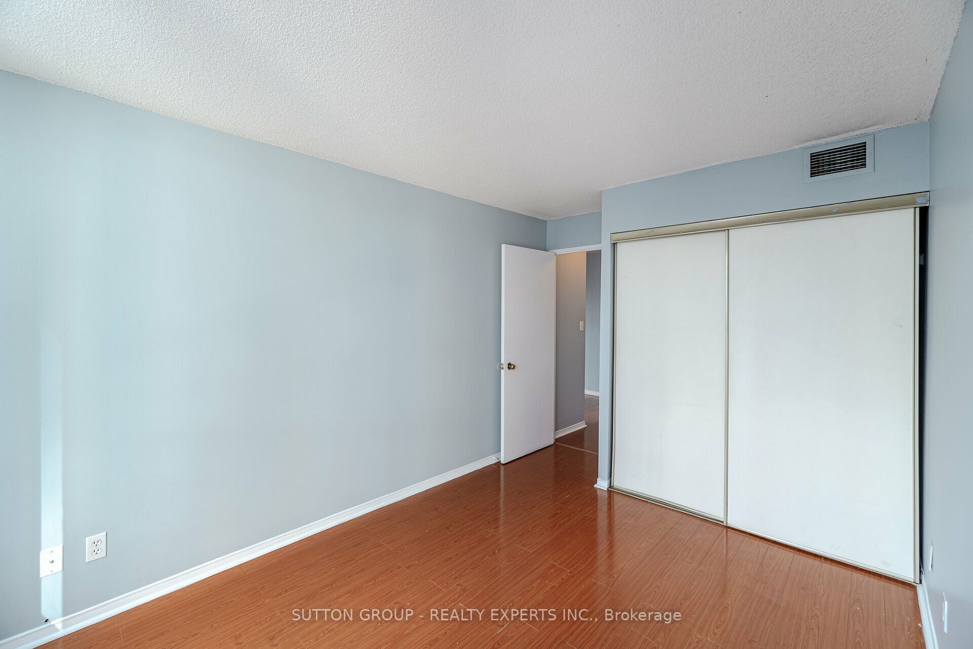 155 Hillcrest Ave E, #412
