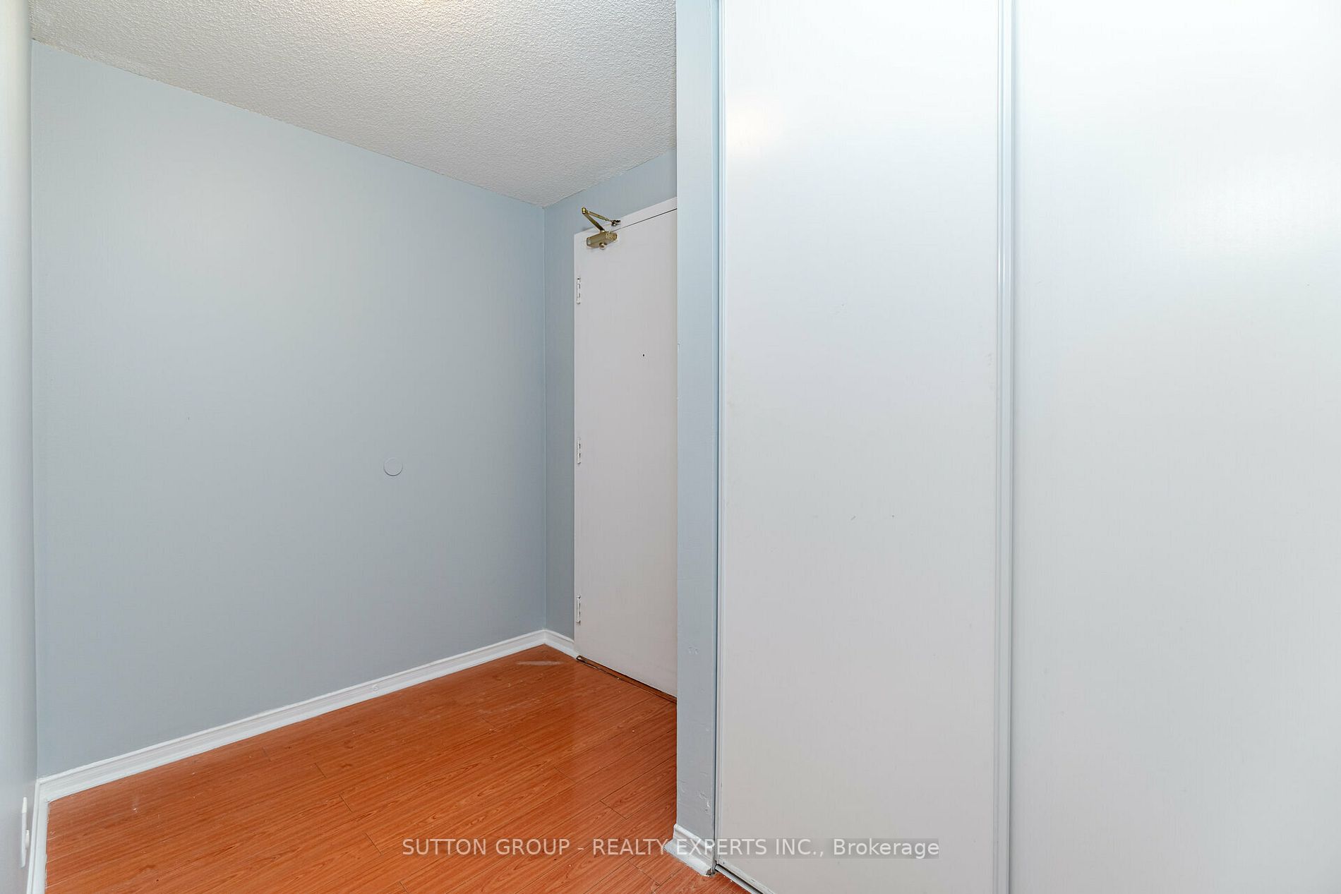 155 Hillcrest Ave E, #412