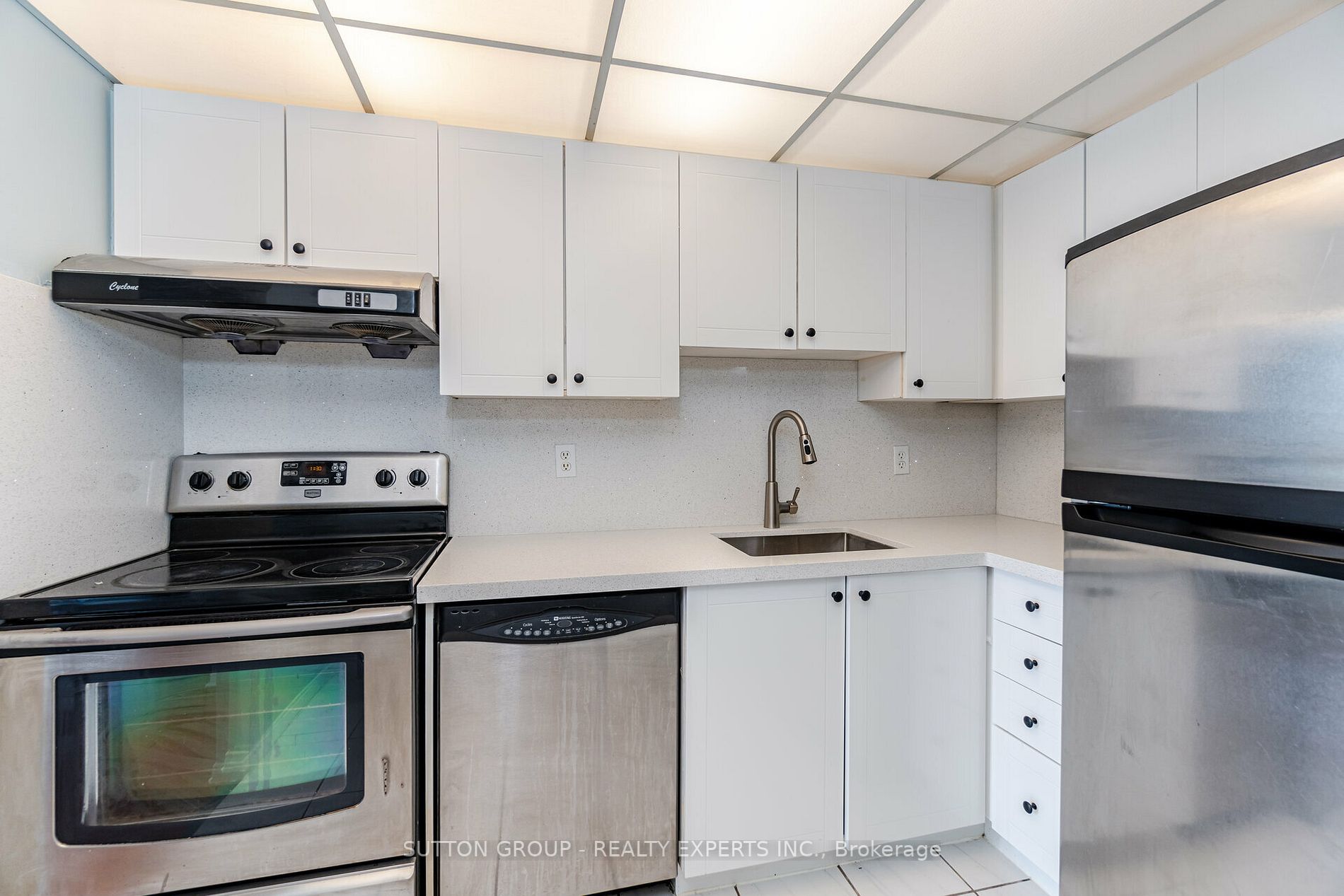 155 Hillcrest Ave E, #412