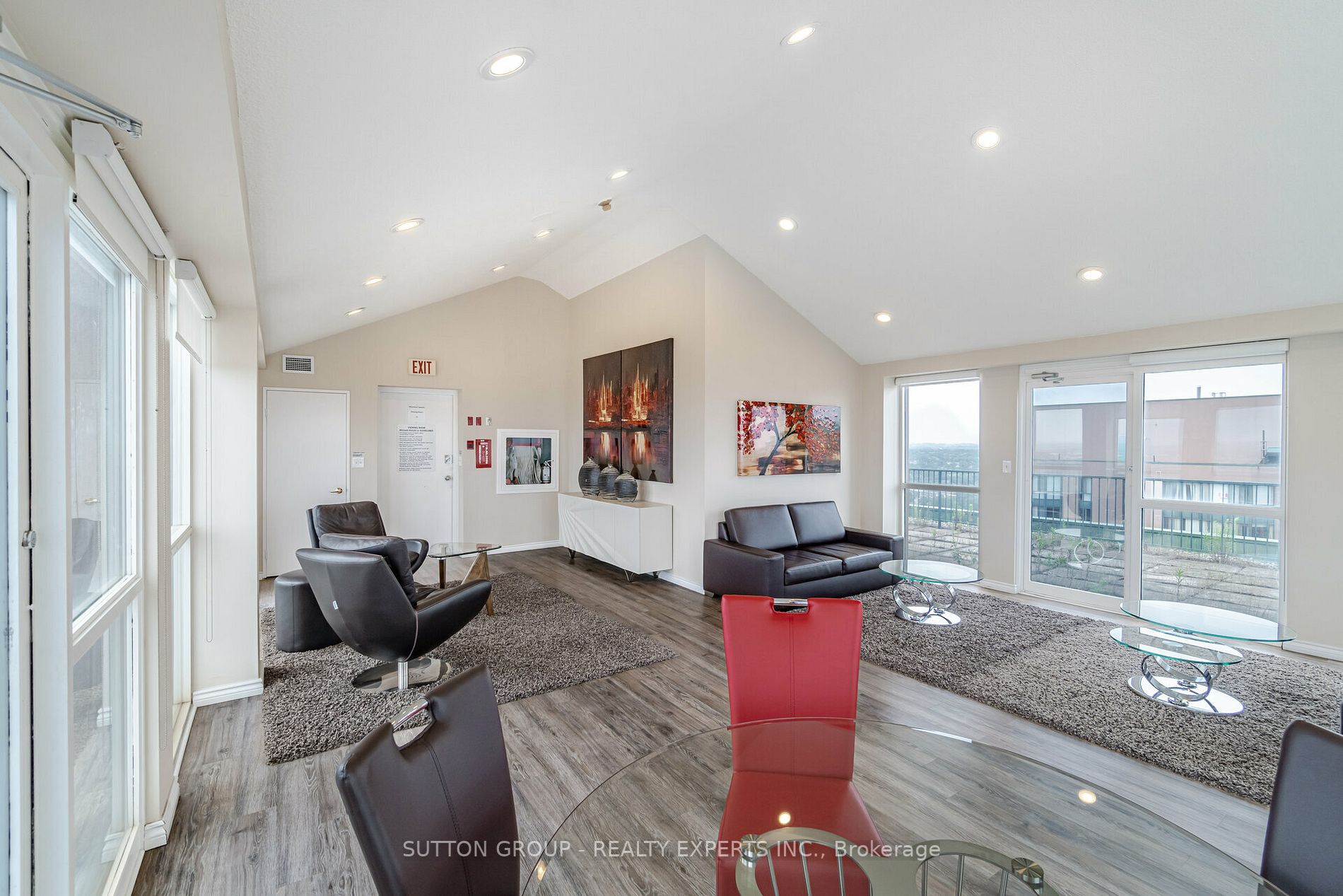 155 Hillcrest Ave E, #412