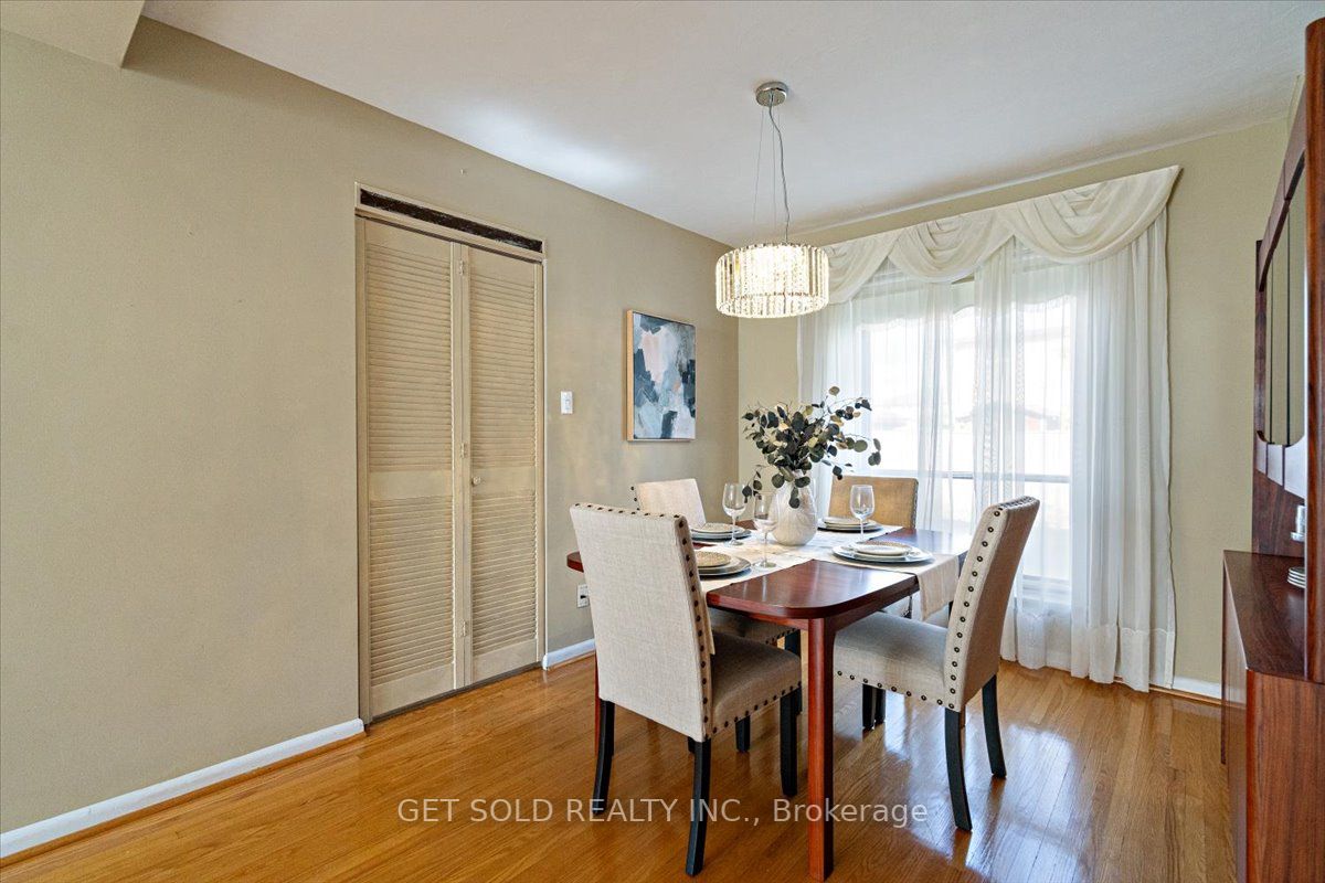 34 Lakeland Dr