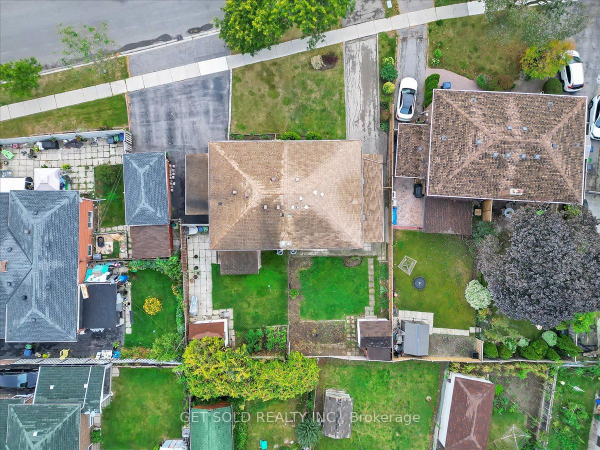 34 Lakeland Dr