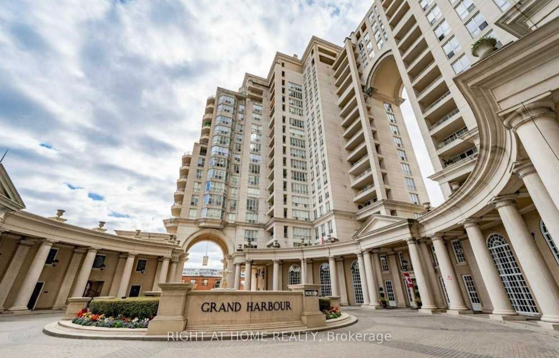 2285 Lakeshore Blvd W, #2111