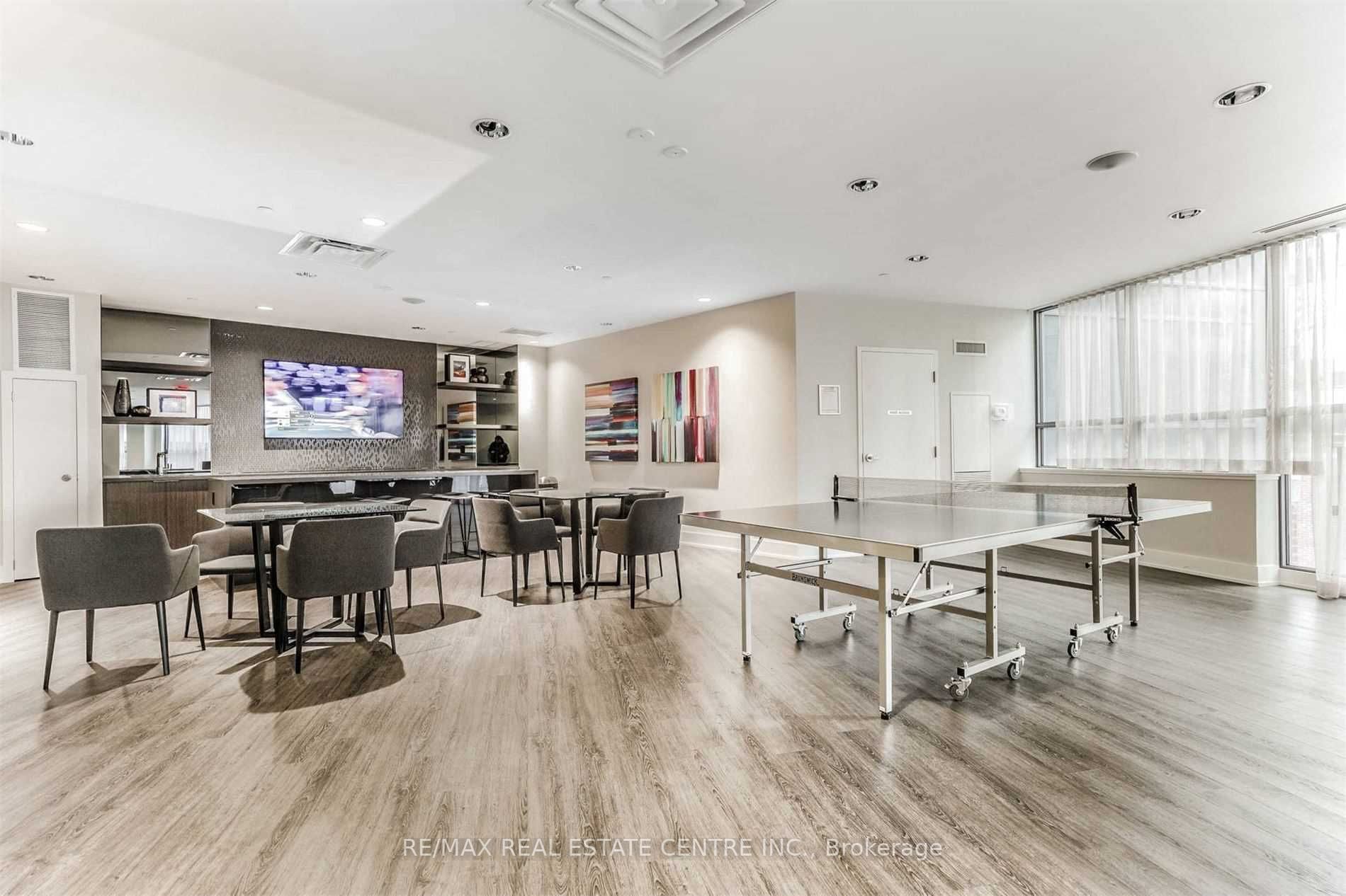 10 Park Lawn Rd, #809