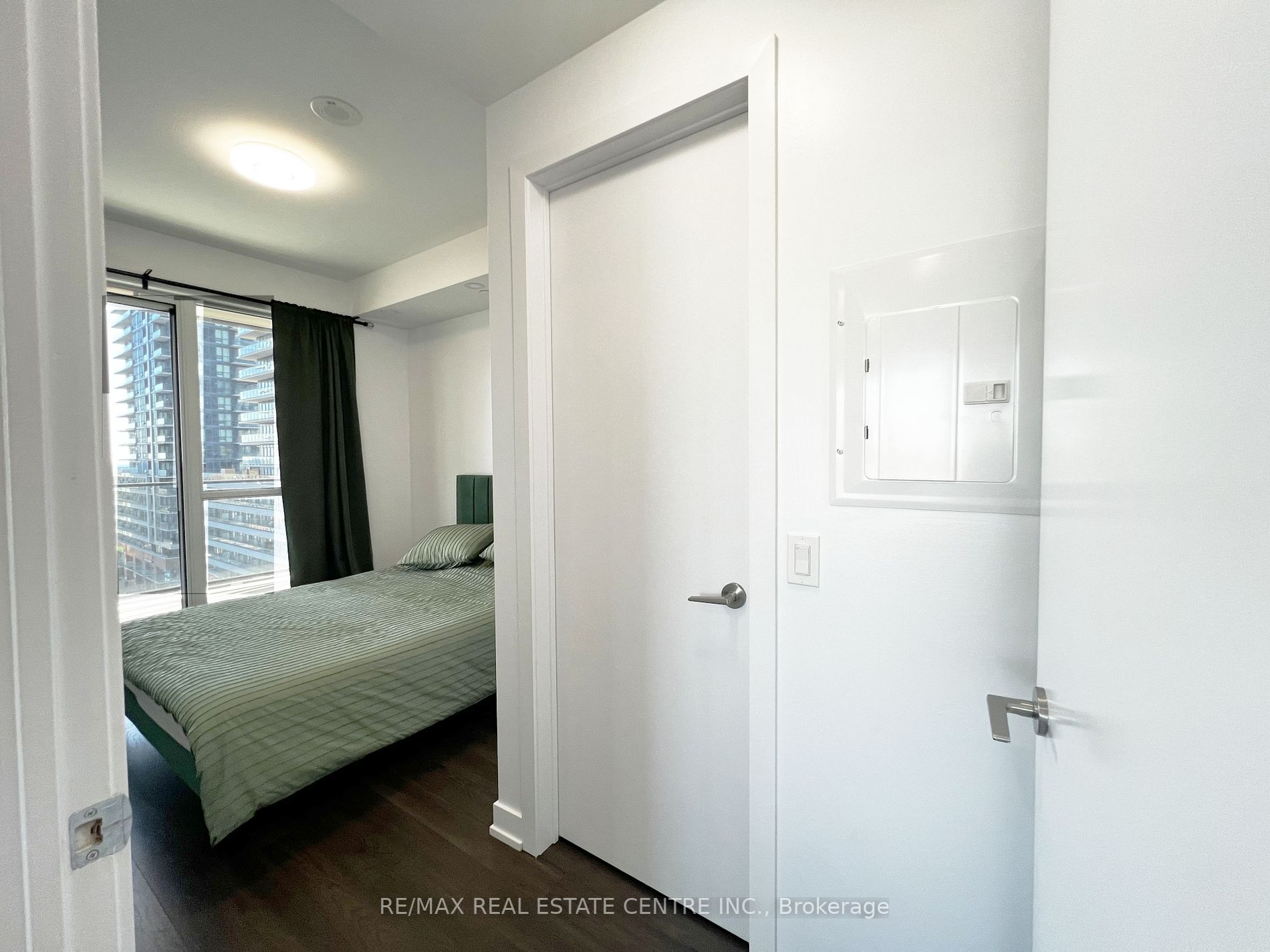 10 Park Lawn Rd, #809