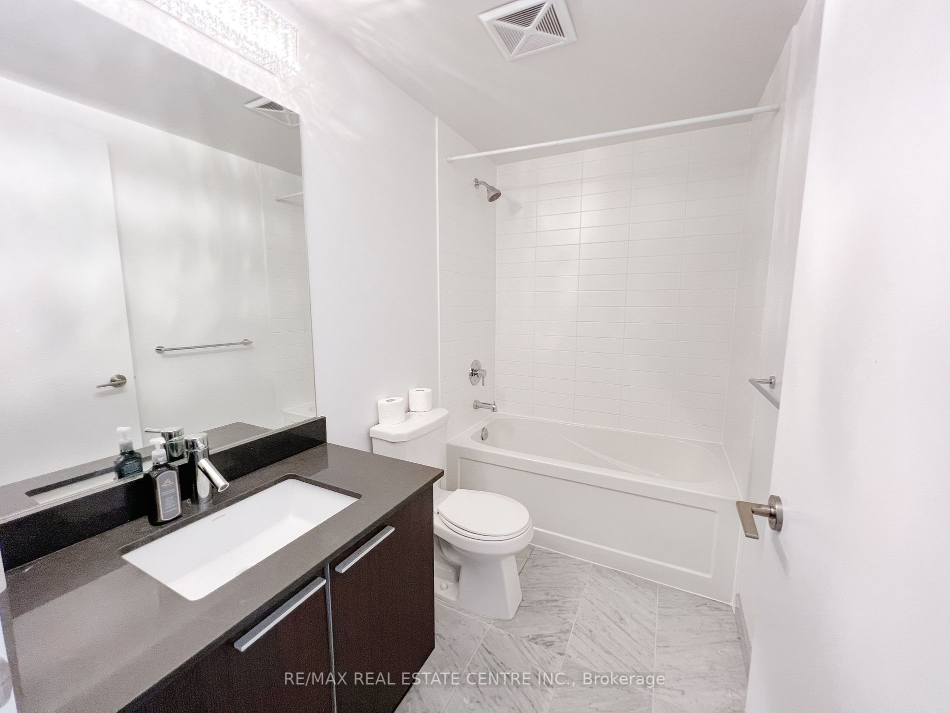 10 Park Lawn Rd, #809