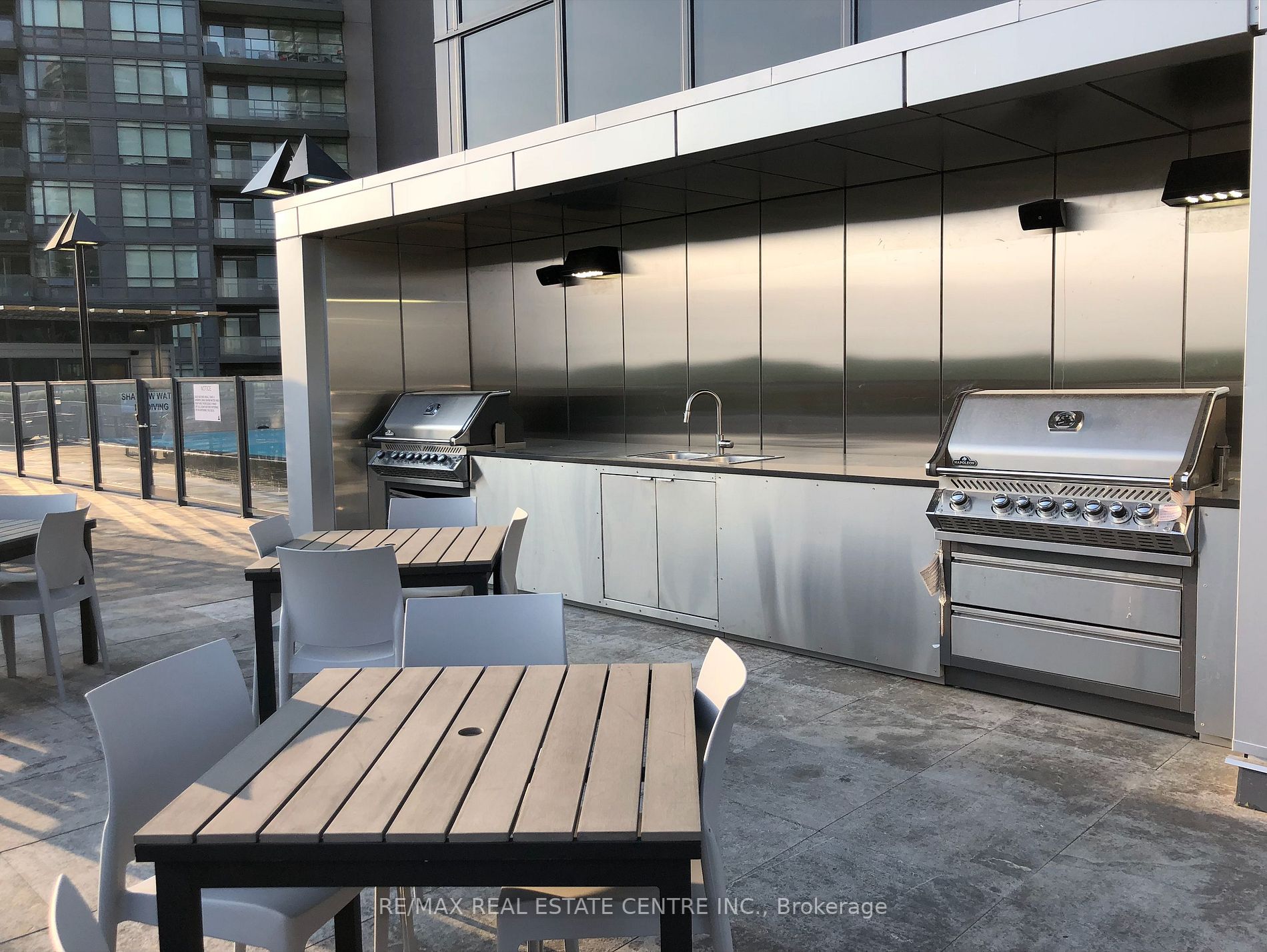 10 Park Lawn Rd, #809