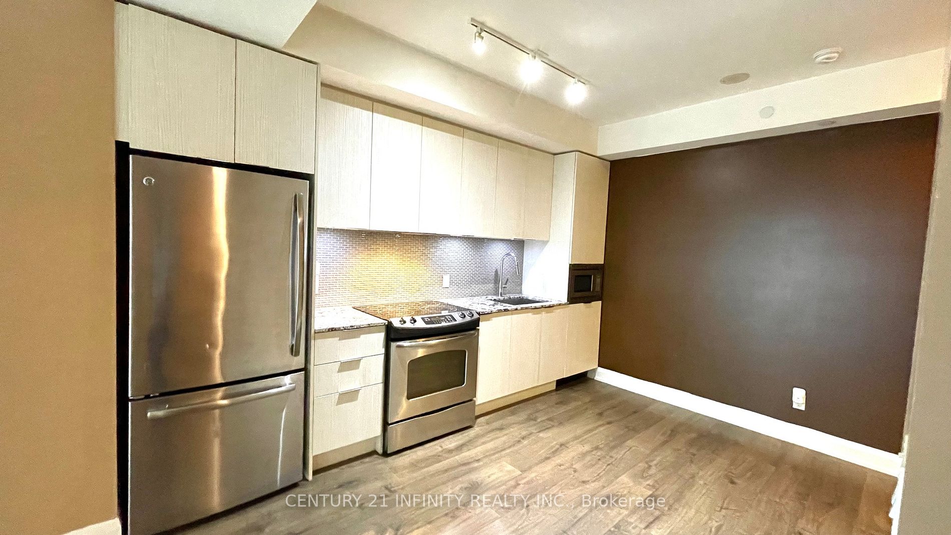 110 Marine Parade Dr, #706