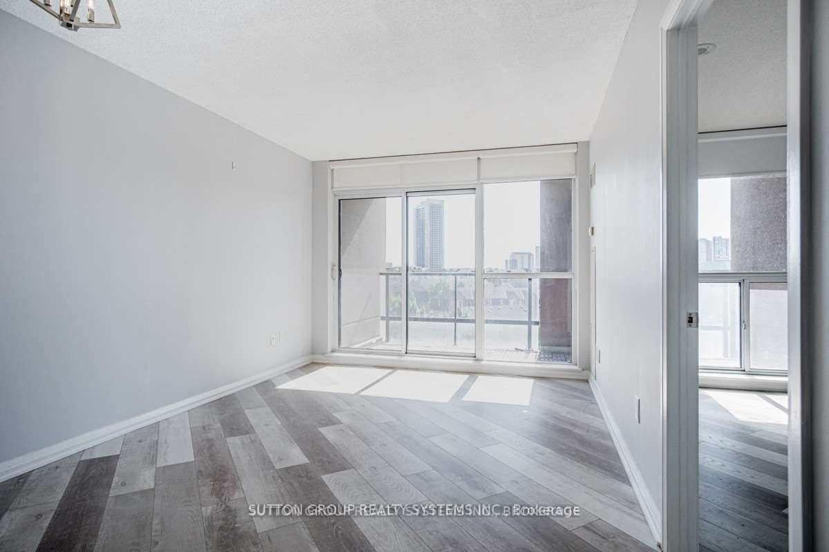 220 Forum Dr, #608