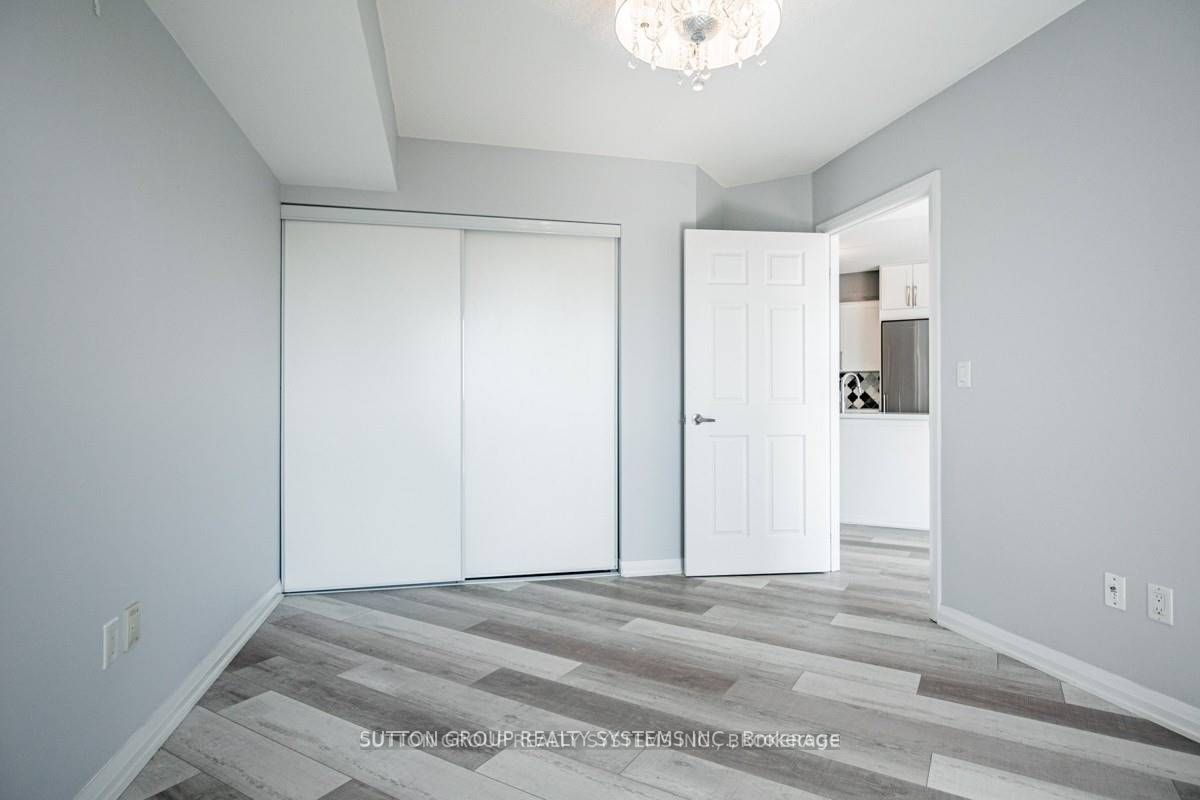 220 Forum Dr, #608