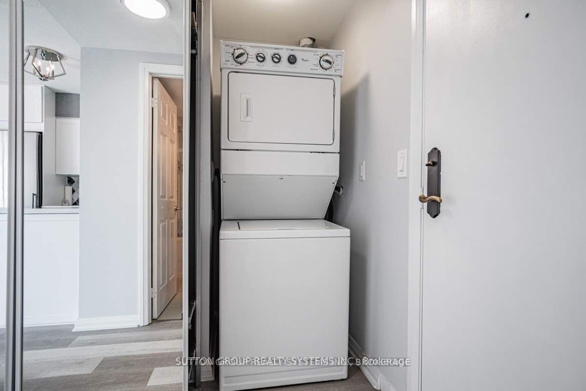 220 Forum Dr, #608