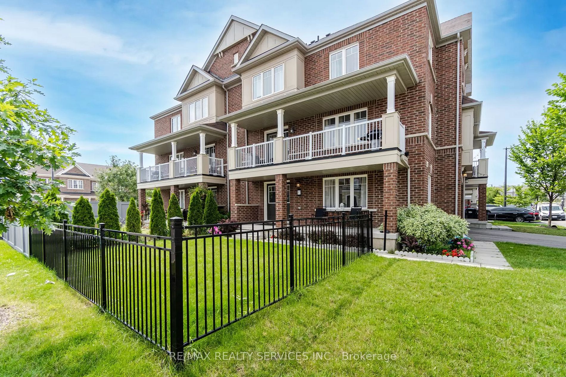 57 Golden Spring Dr