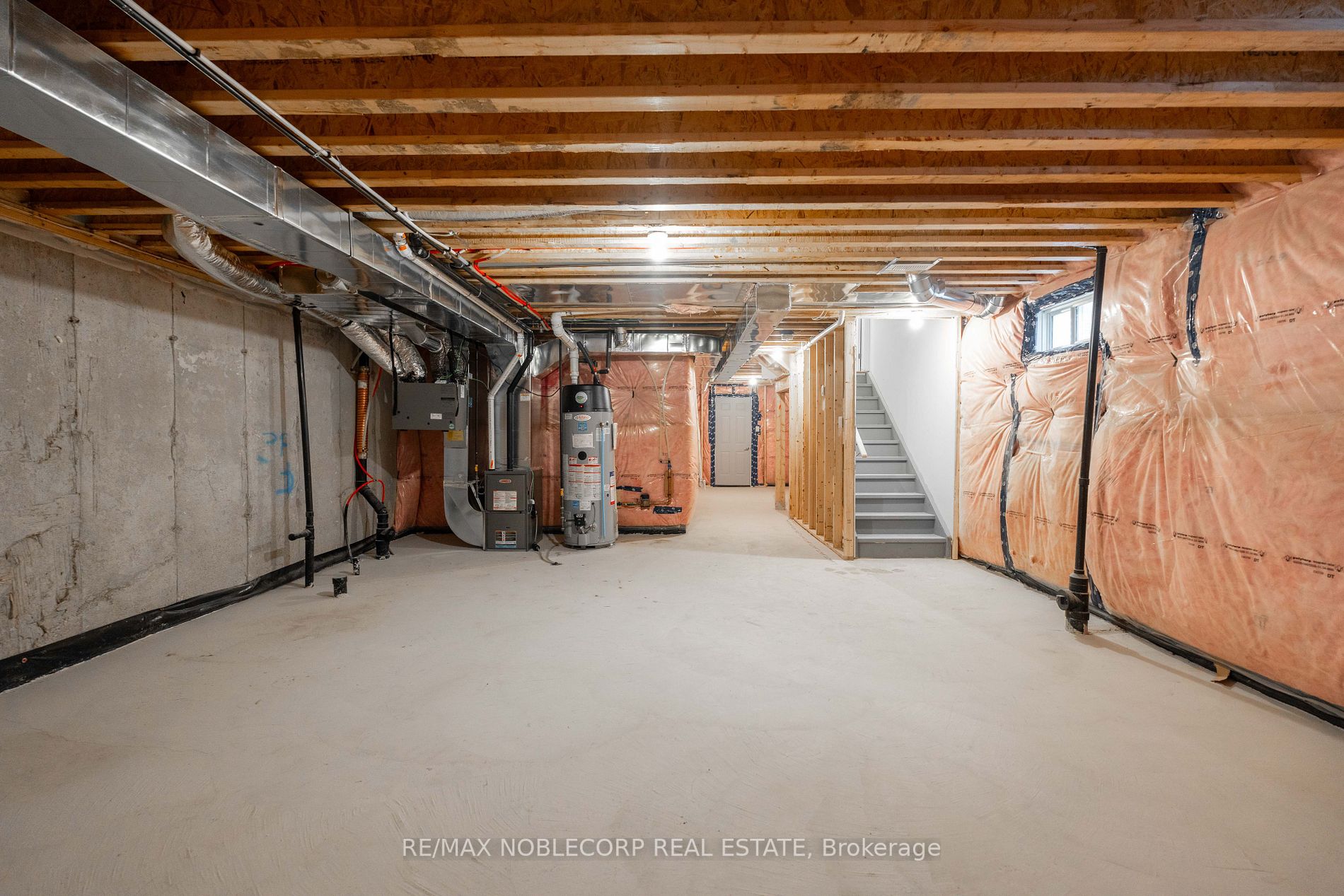 27 Moorhart Cres