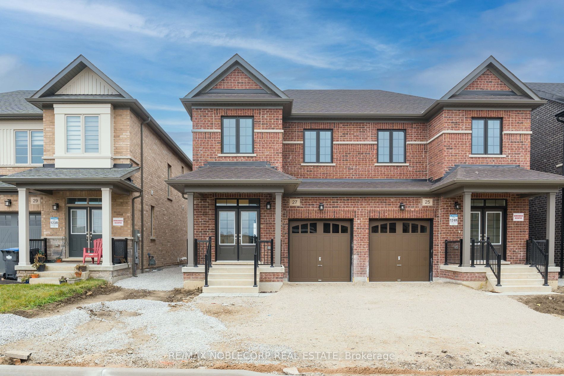 27 Moorhart Cres