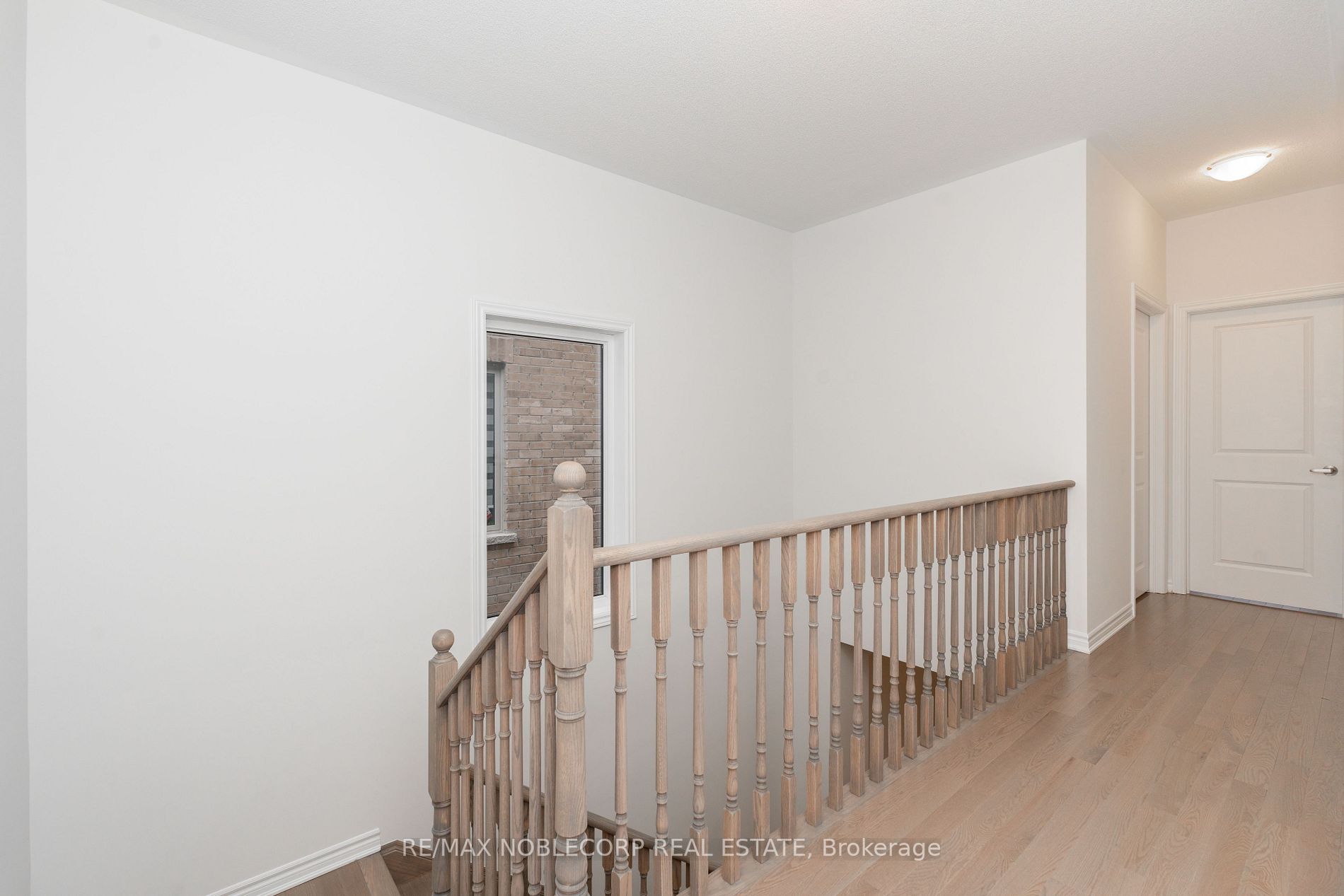 27 Moorhart Cres