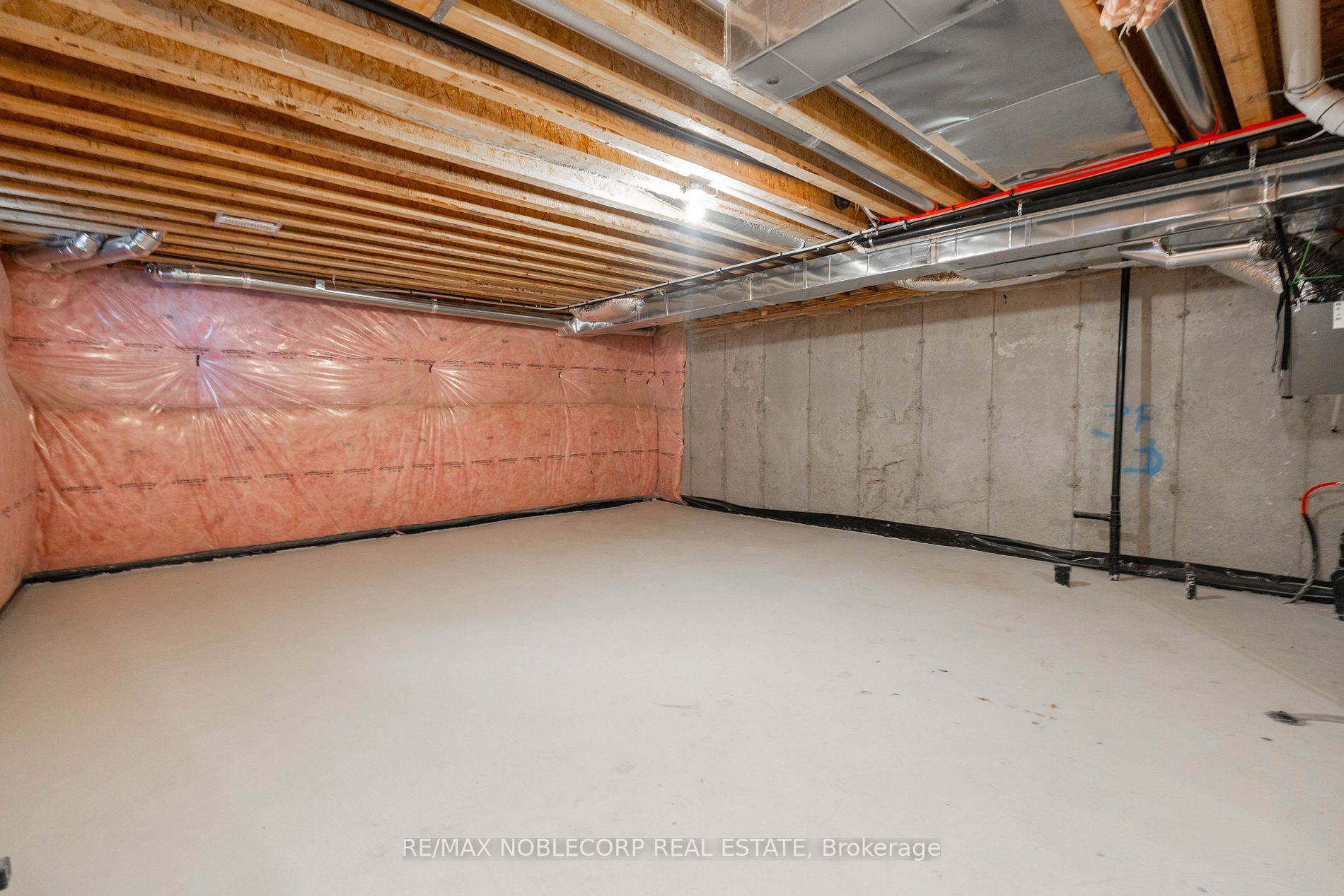 27 Moorhart Cres
