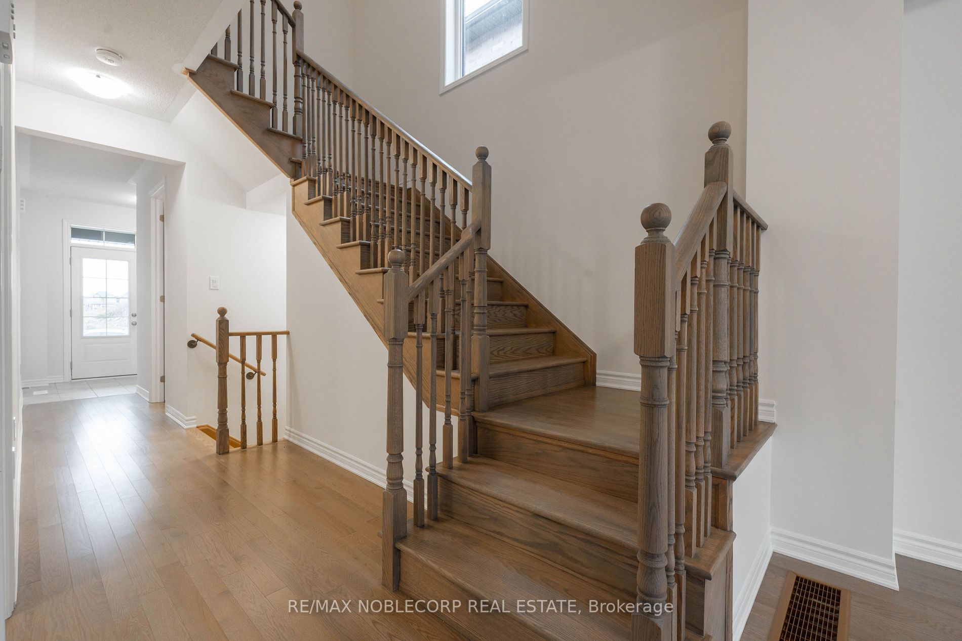 27 Moorhart Cres
