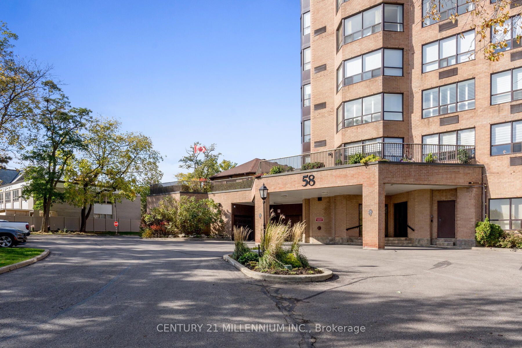 58 Church St, #1002