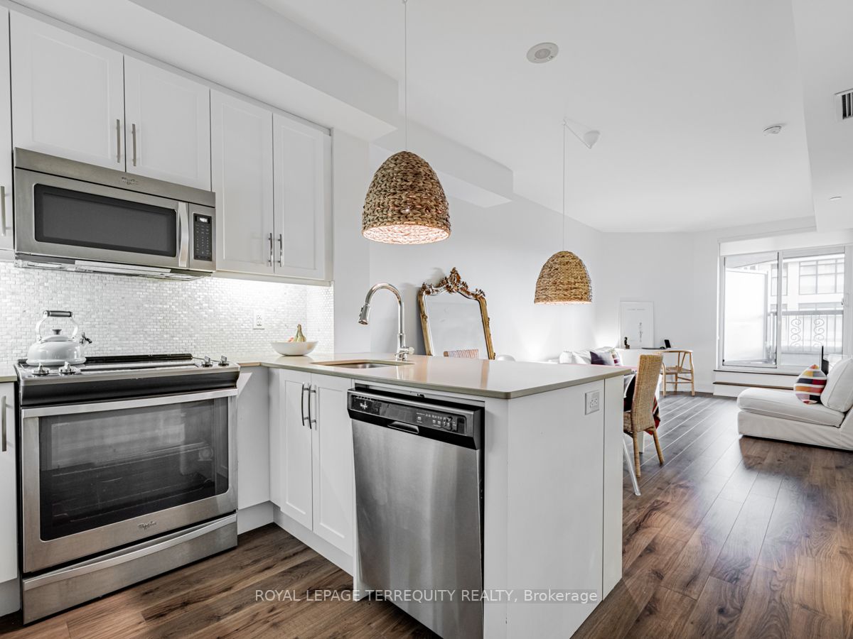 1 Old Mill Dr, #102