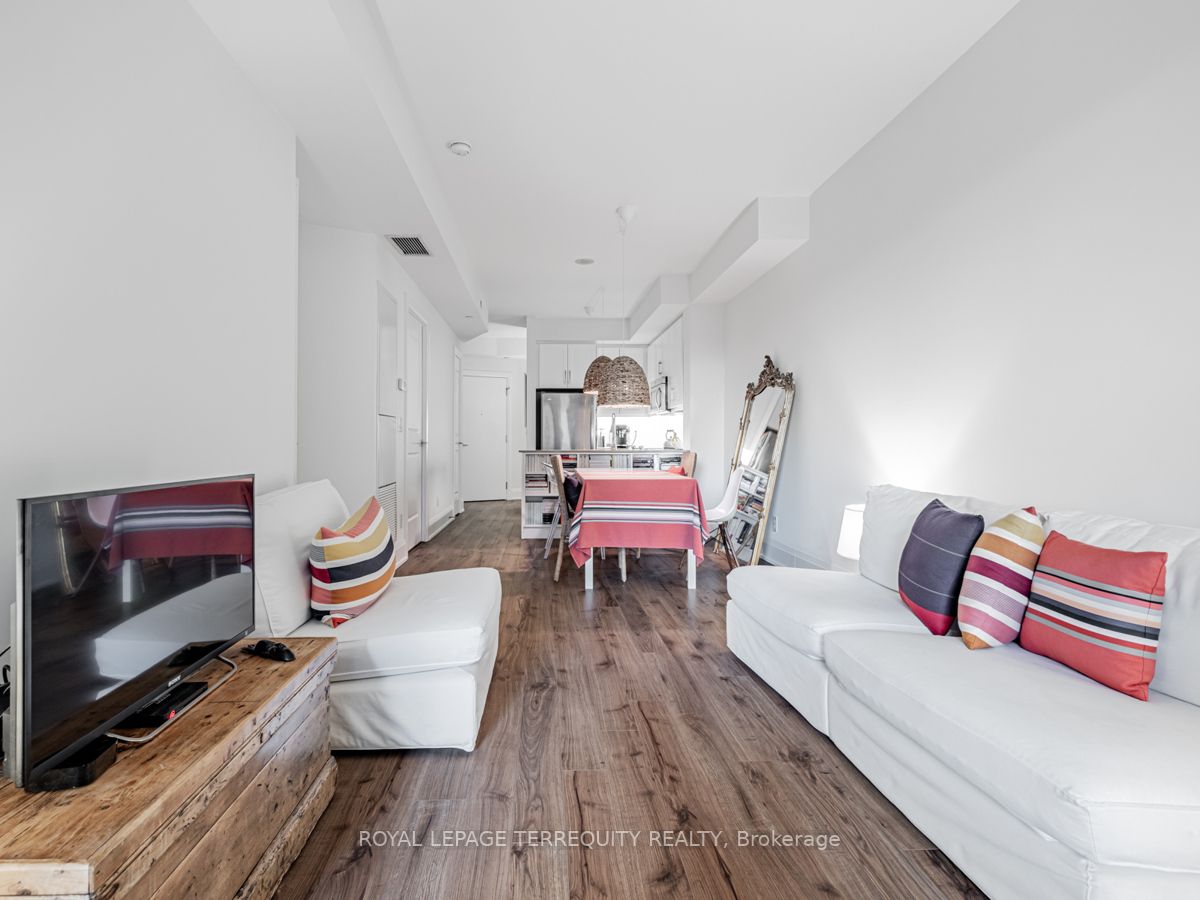 1 Old Mill Dr, #102
