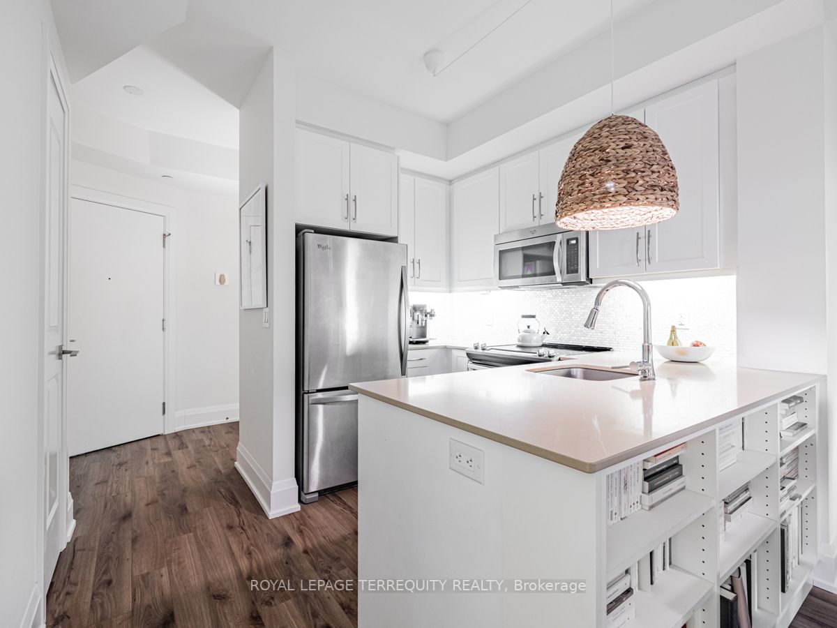 1 Old Mill Dr, #102