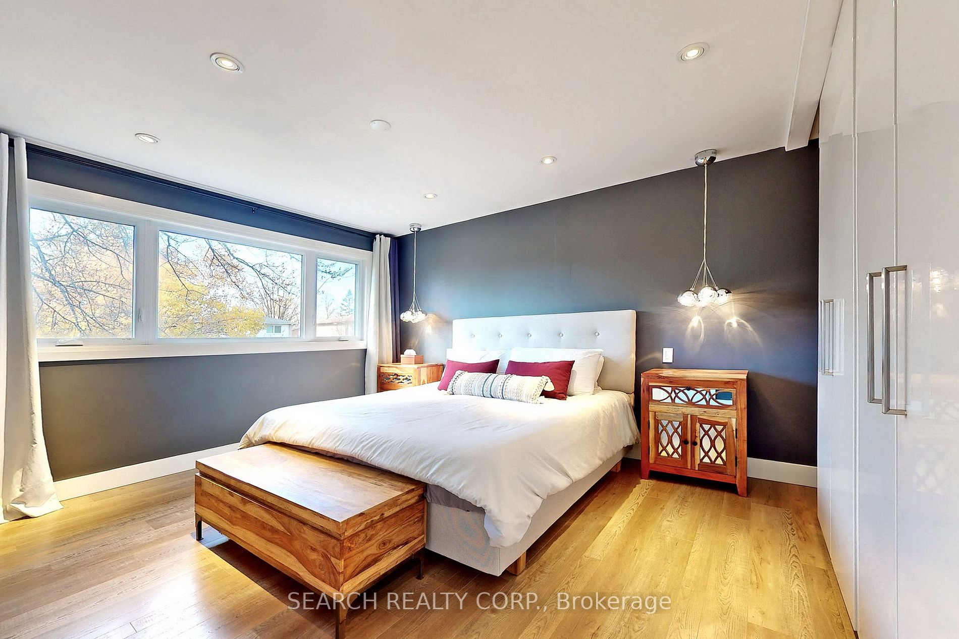 1499 Hobbs Cres