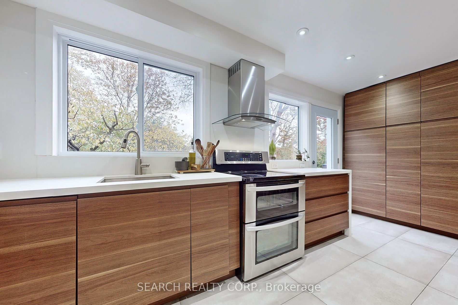 1499 Hobbs Cres